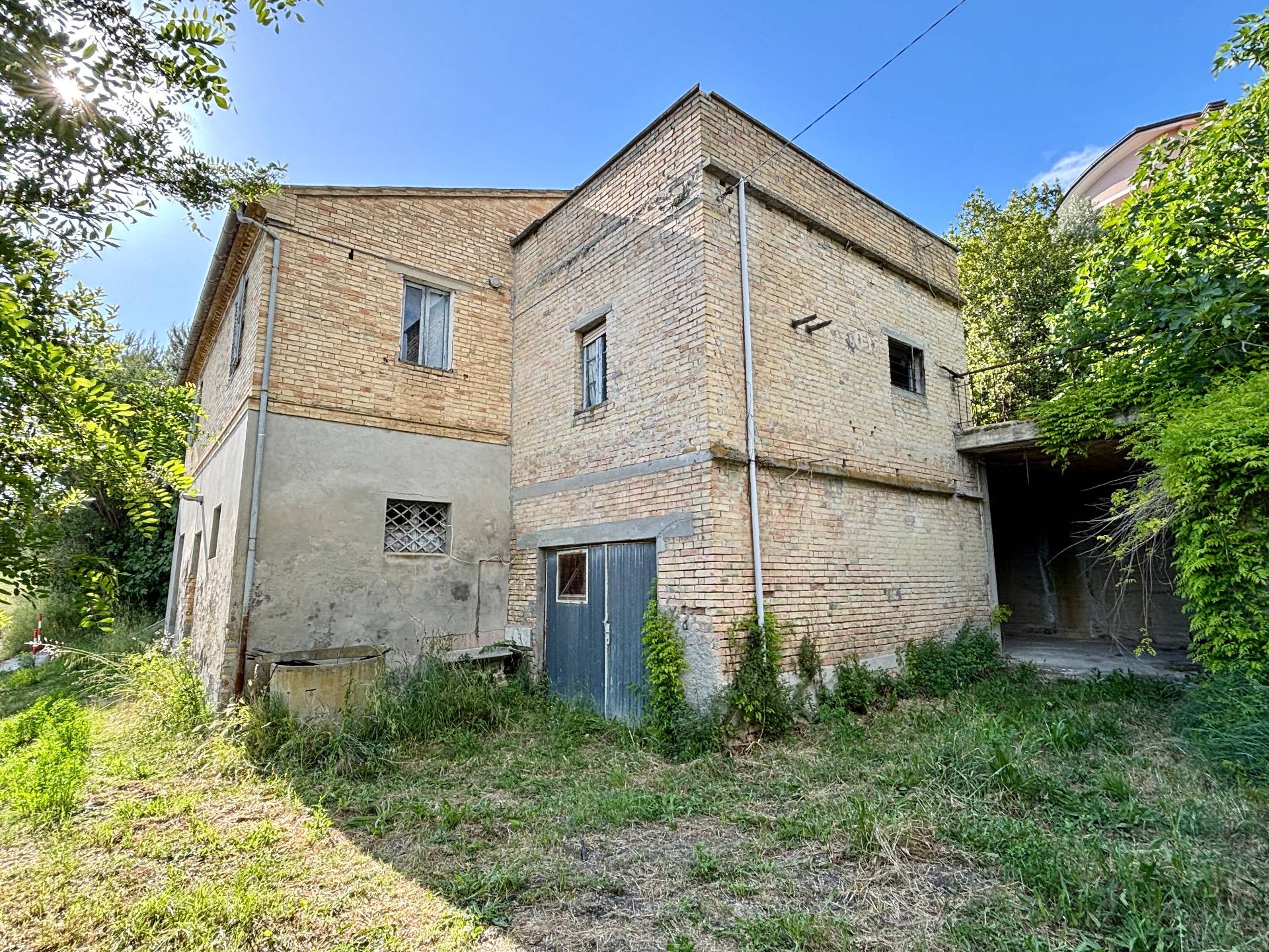 Rustico in vendita a Acquaviva Picena