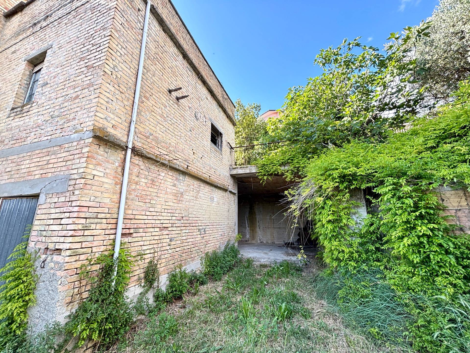 Rustico in vendita a Acquaviva Picena