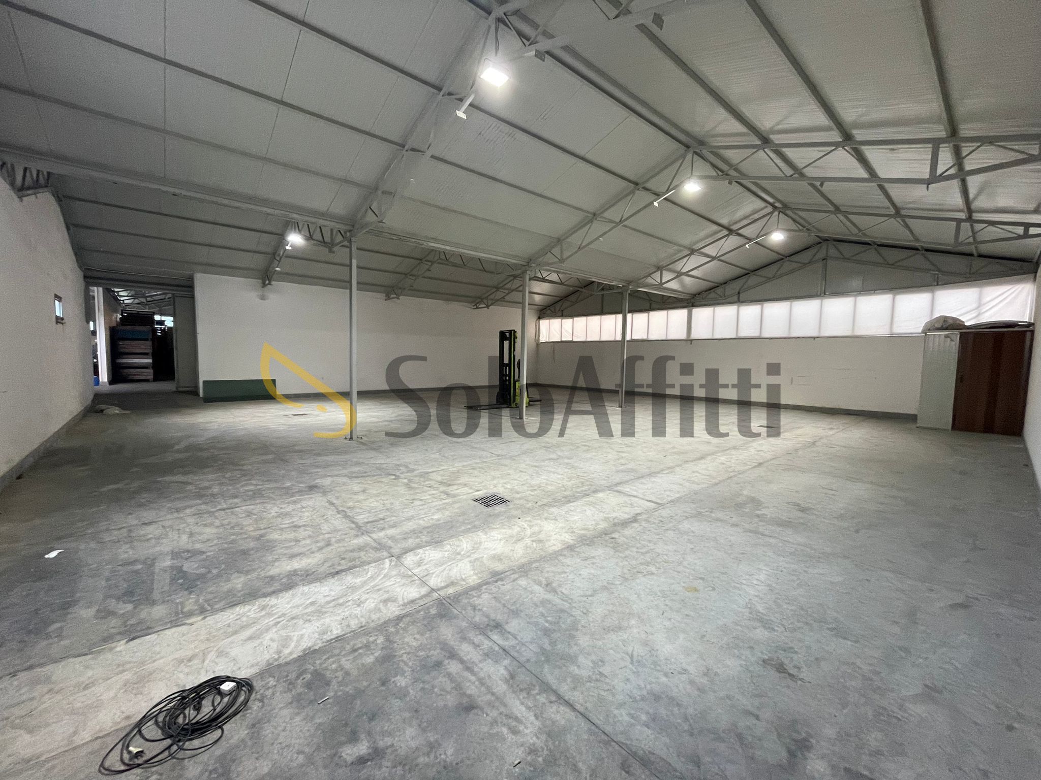 Magazzino in affitto in via mastrilli, Maddaloni