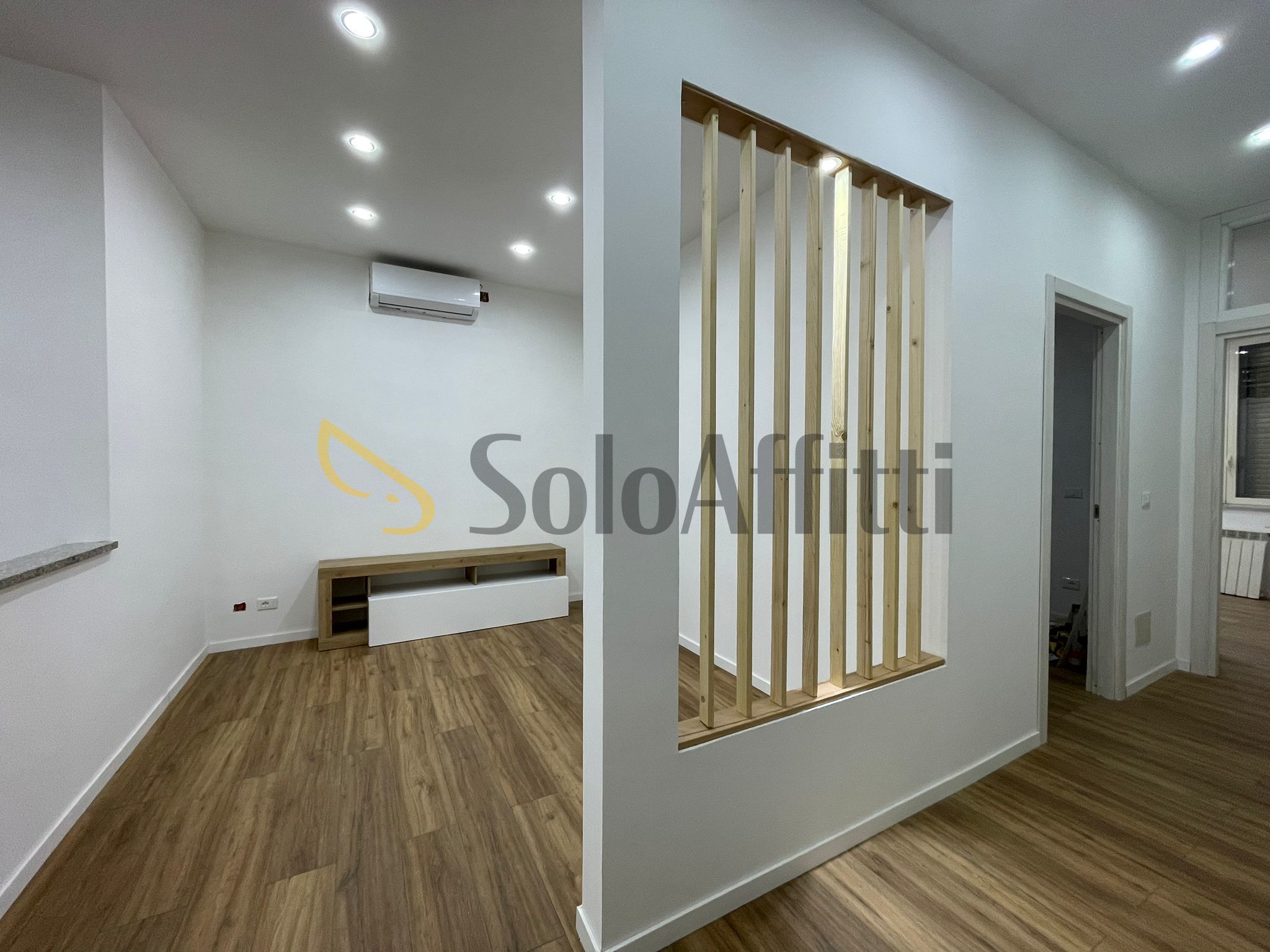 Trilocale ristrutturato in viale abramo lincoln, Caserta