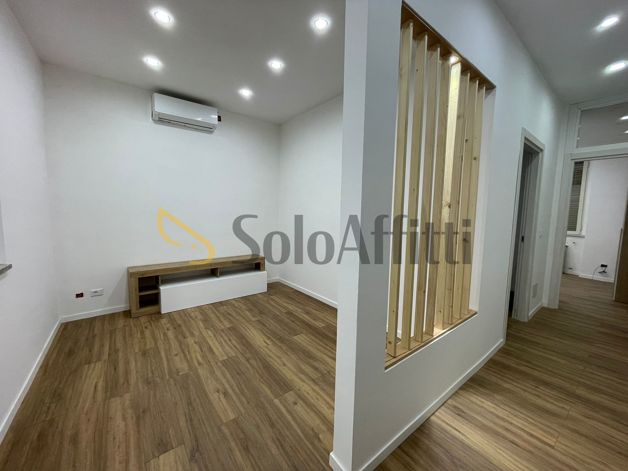 Trilocale ristrutturato in viale abramo lincoln, Caserta