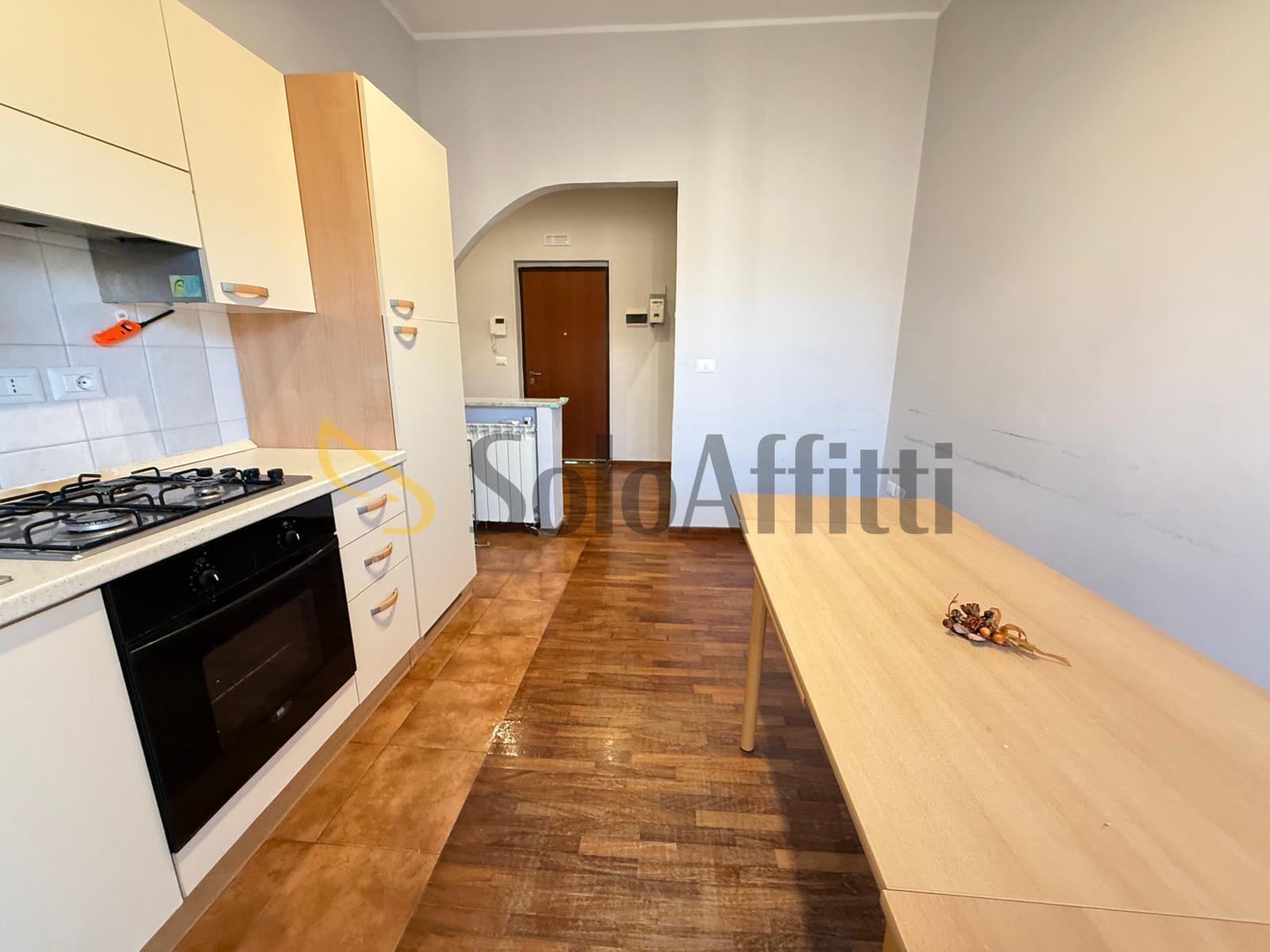 Trilocale in affitto in via gennaro tescione 167, Caserta