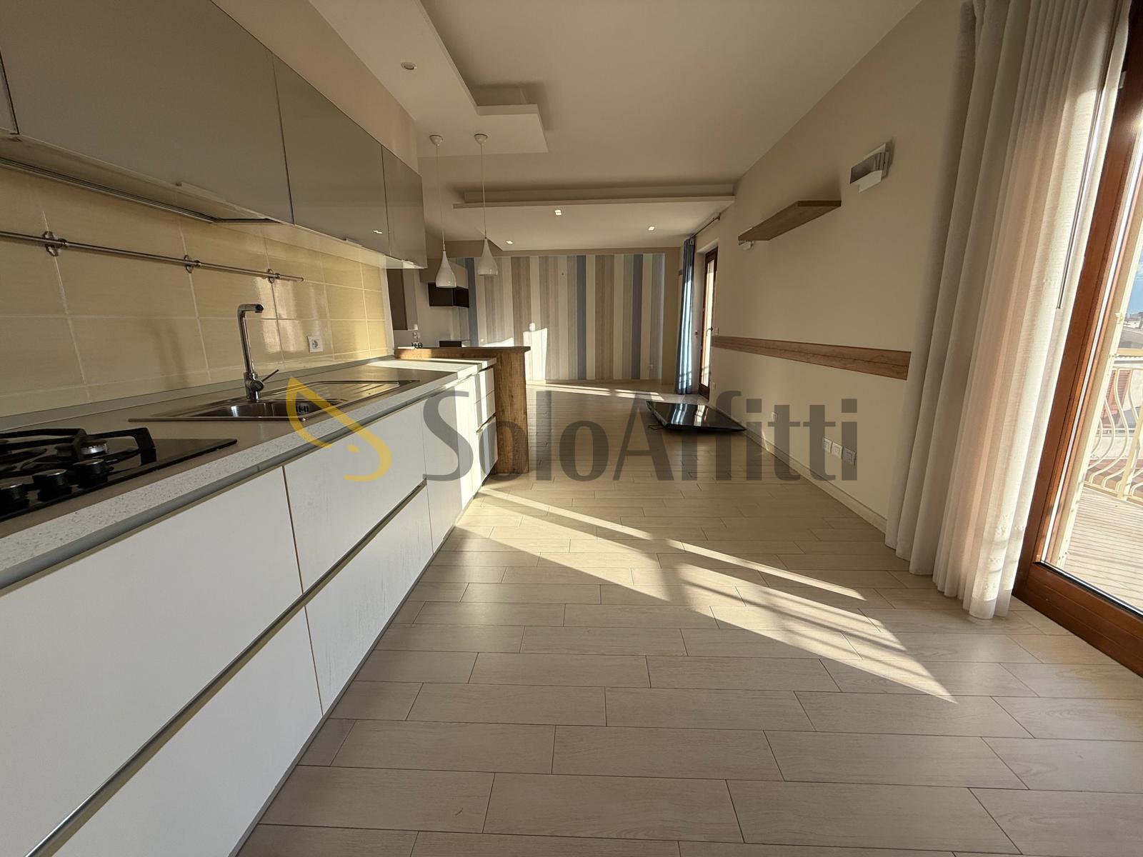 Quadrilocale con terrazzo in viale abramo lincoln 288, Caserta