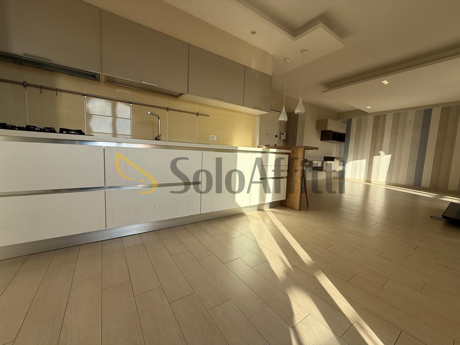 Quadrilocale con terrazzo in viale abramo lincoln 288, Caserta