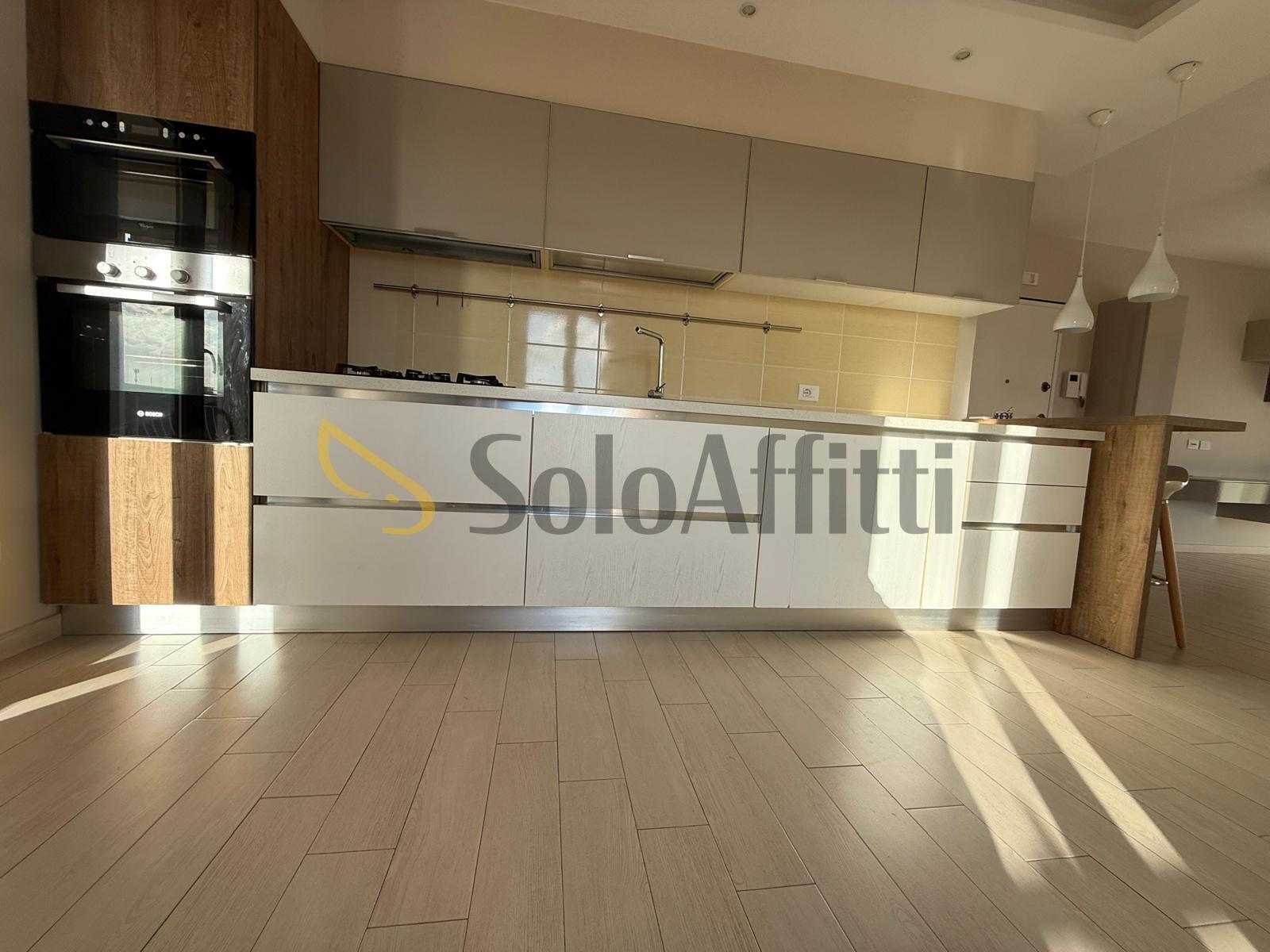 Quadrilocale con terrazzo in viale abramo lincoln 288, Caserta