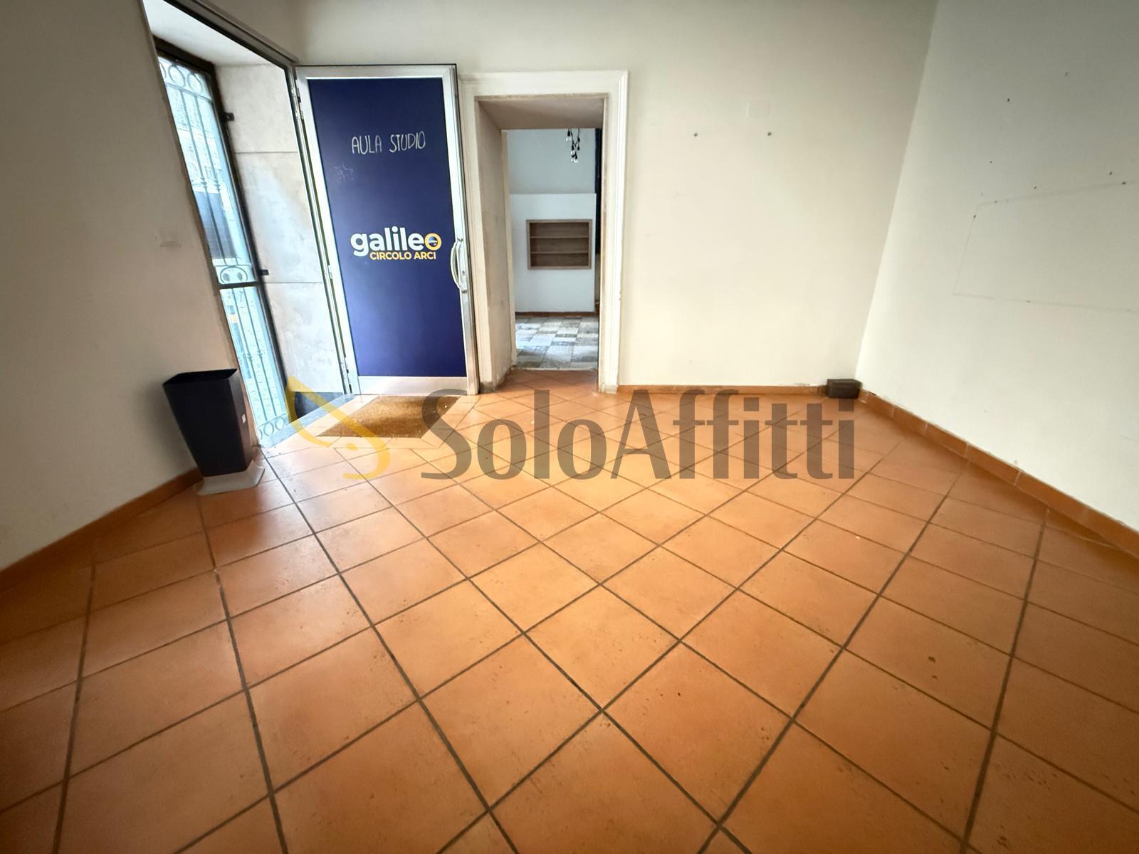 Locale commerciale in affitto in via san carlo 126, Caserta