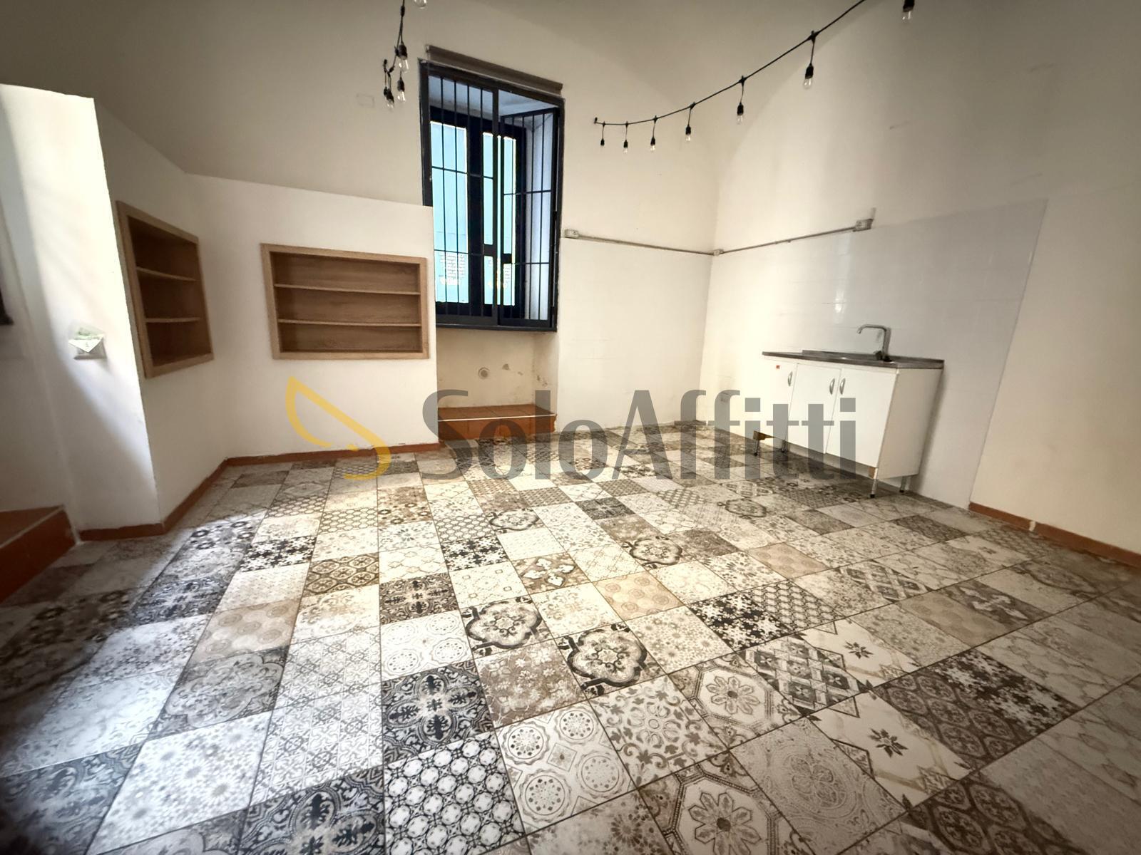 Locale commerciale in affitto in via san carlo 126, Caserta