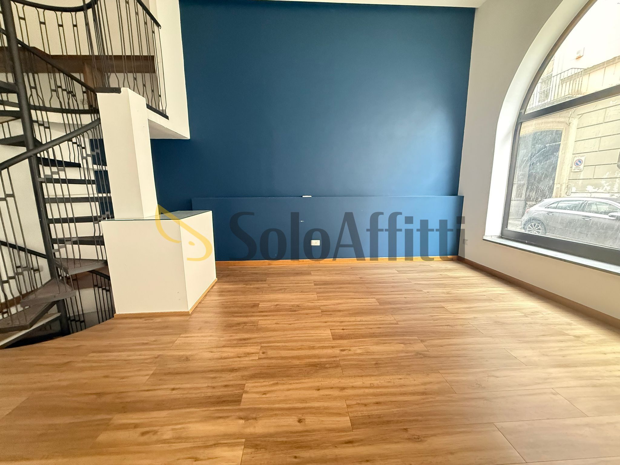 Locale commerciale in affitto in via colombo 24, Caserta