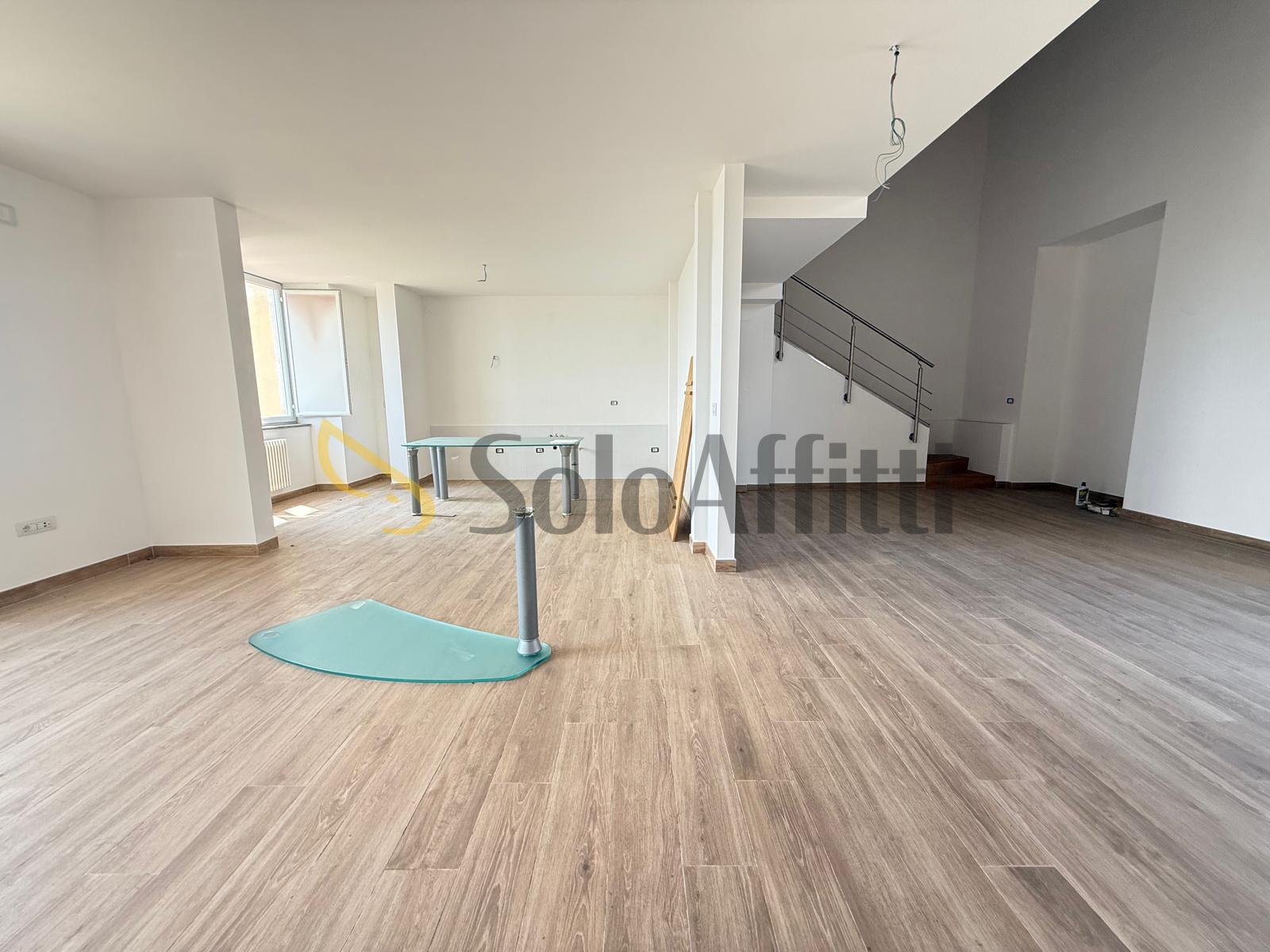 Loft nuovo in via dei giardini reali, Caserta
