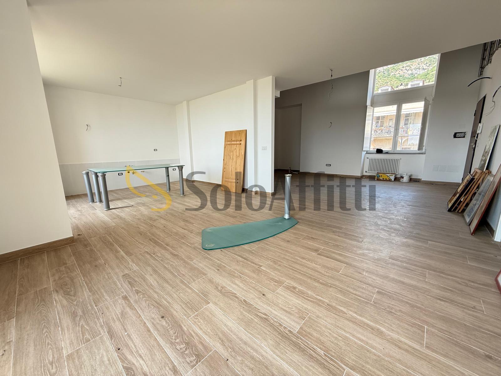 Loft nuovo in via dei giardini reali, Caserta