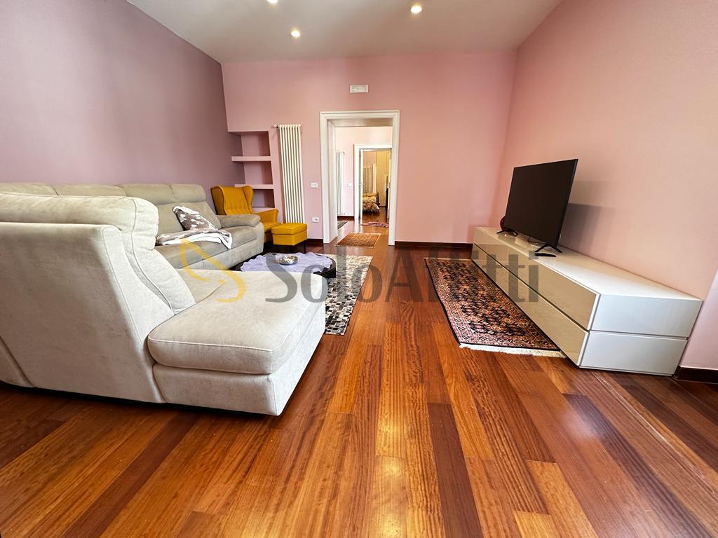 Bilocale con terrazzo in corso trieste 90, Caserta