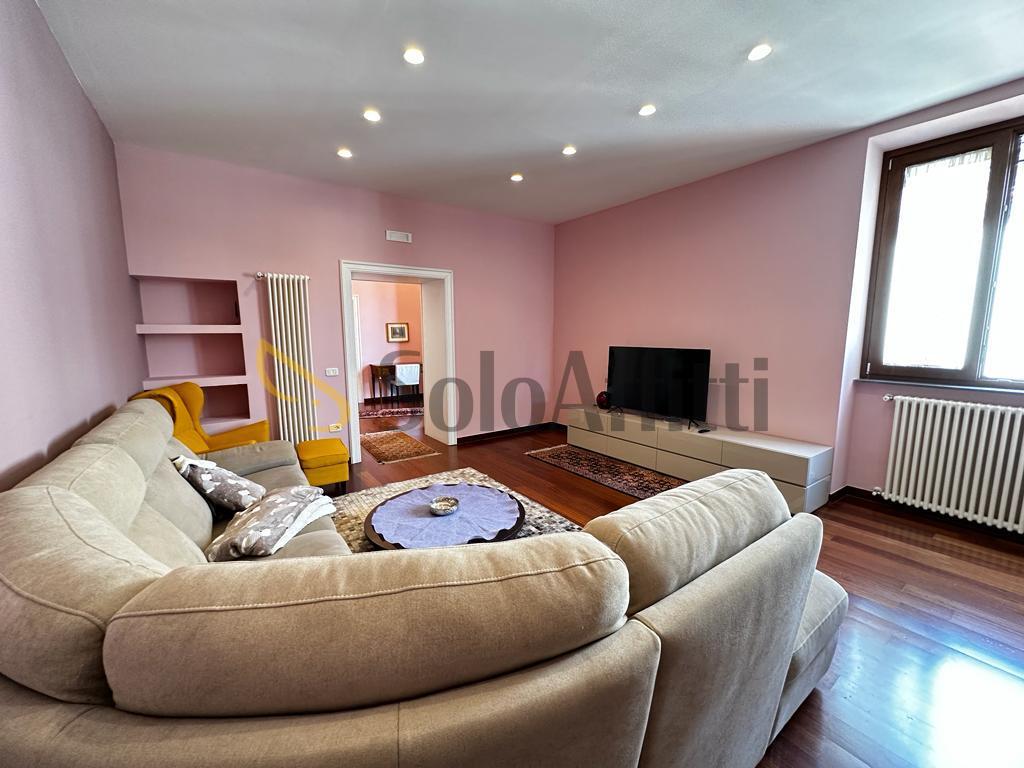 Bilocale con terrazzo in corso trieste 90, Caserta