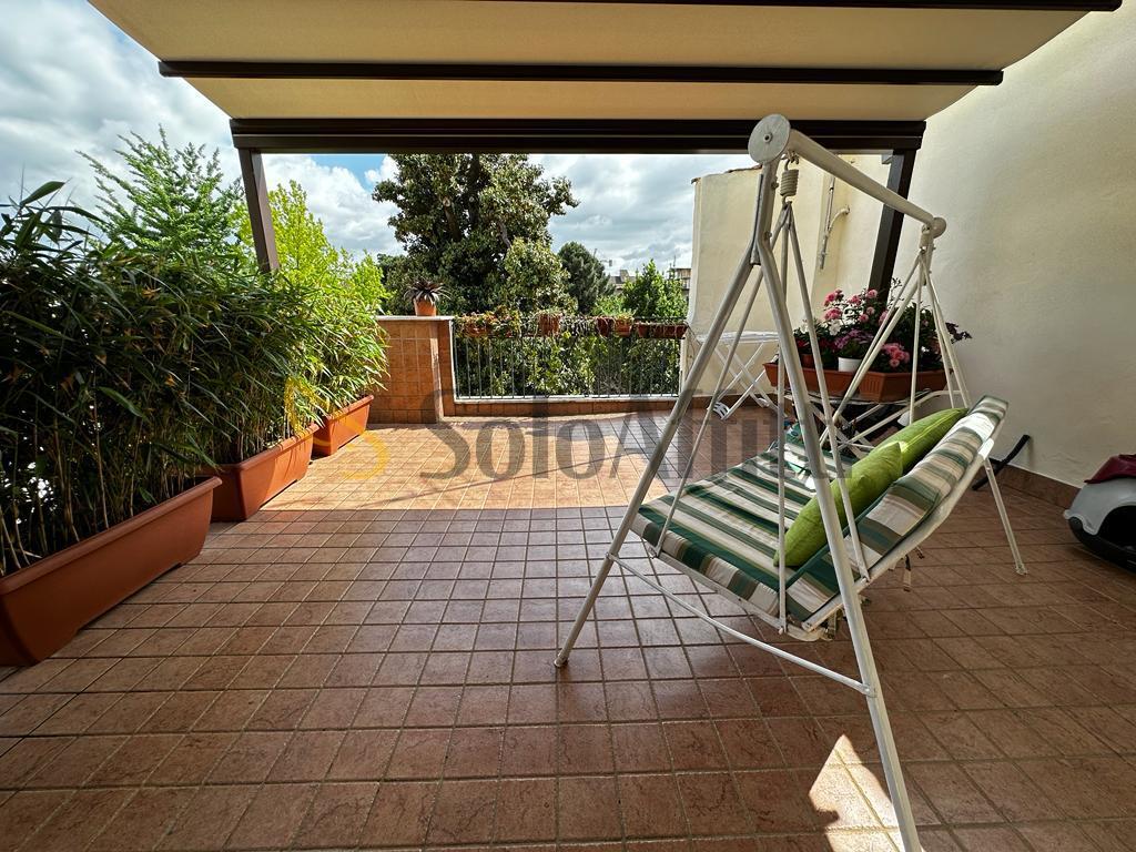 Bilocale con terrazzo in corso trieste 90, Caserta