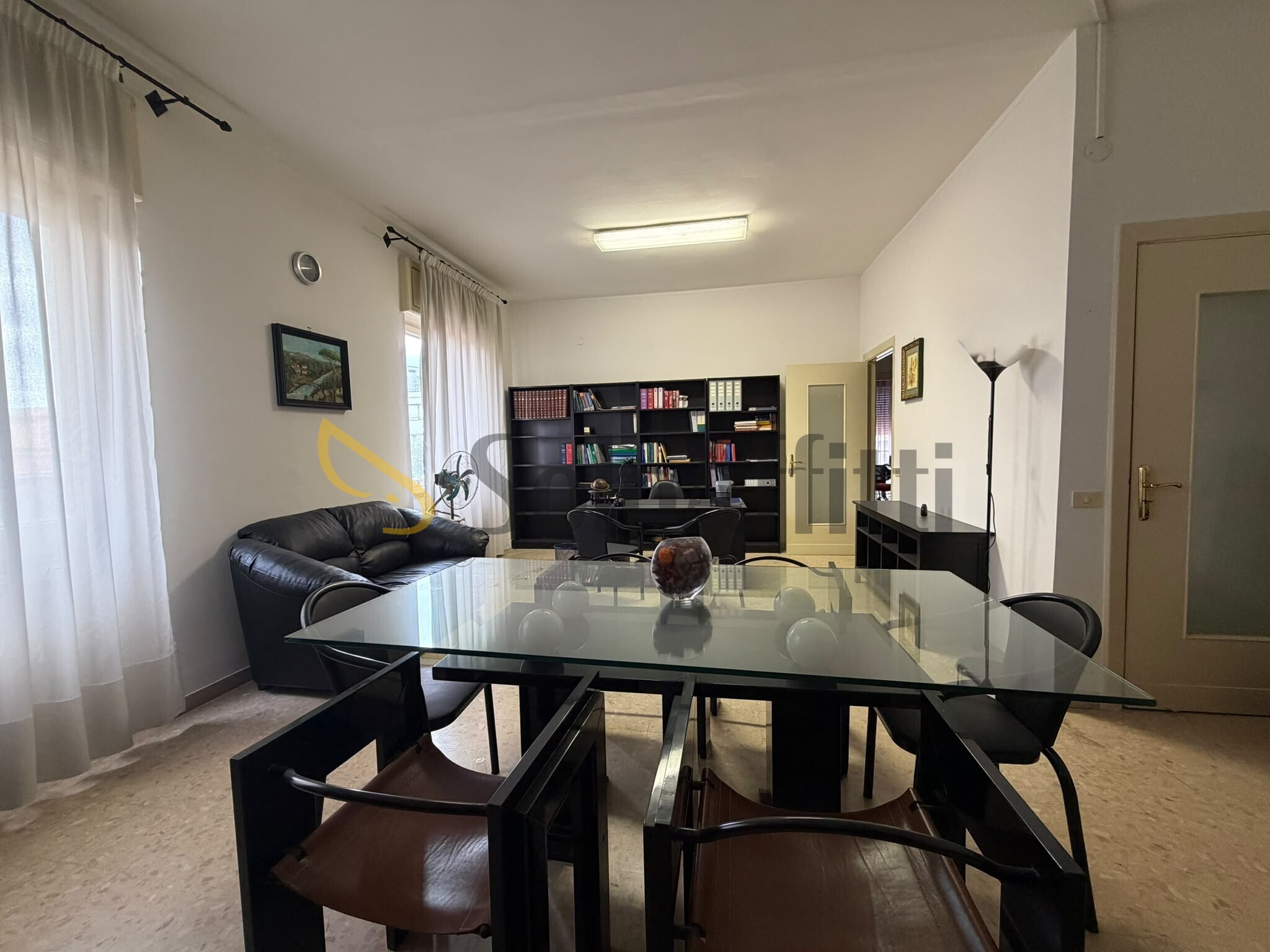 Ufficio da ristrutturare in via don giovanni bosco, Caserta