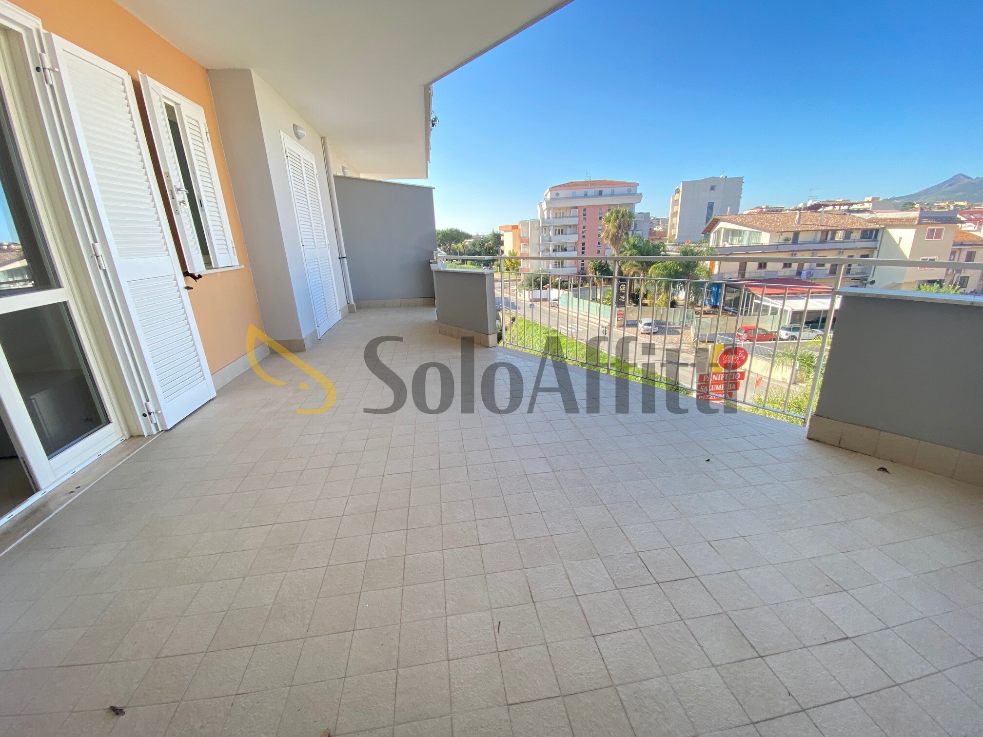 Bilocale con terrazzo in viale lincoln 2� tratto 198, Caserta