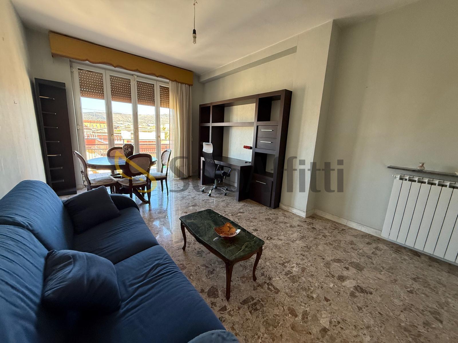 Trilocale con terrazzo in via giuseppe verdi 32, Caserta