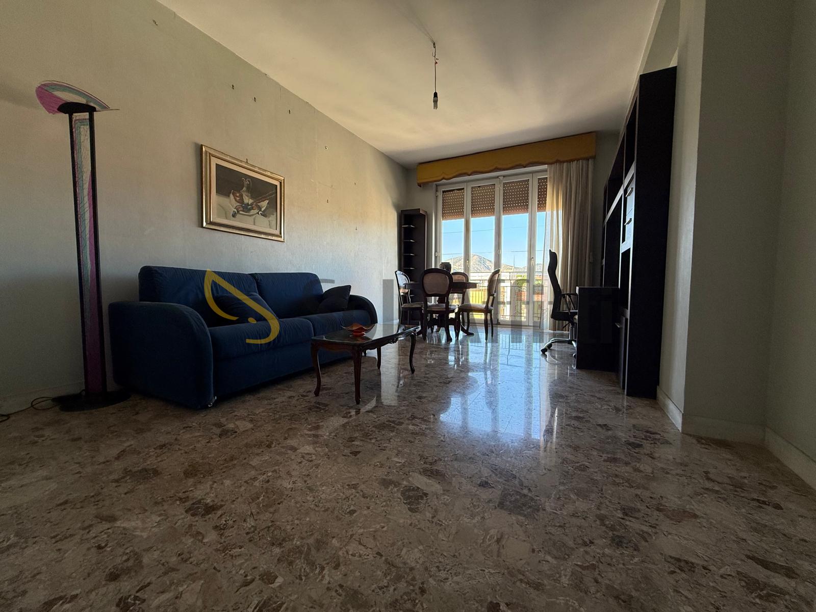 Trilocale con terrazzo in via giuseppe verdi 32, Caserta