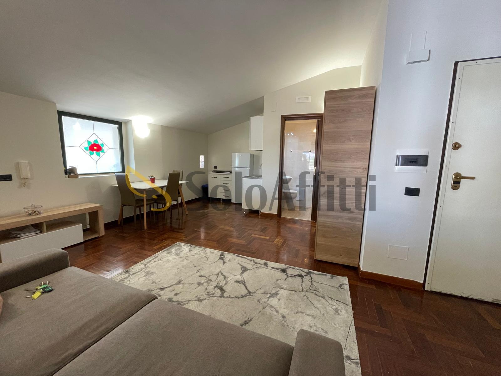 Monolocale con terrazzo in via assunta, Caserta
