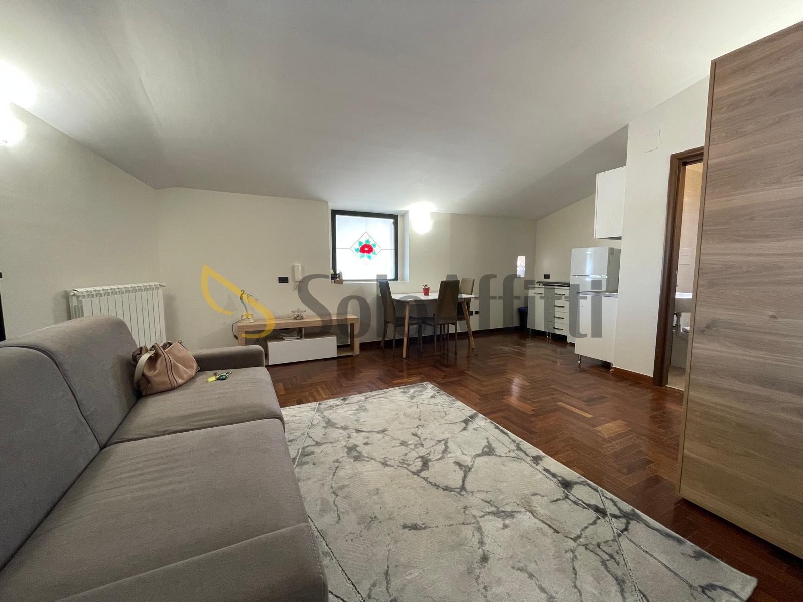 Monolocale con terrazzo in via assunta, Caserta