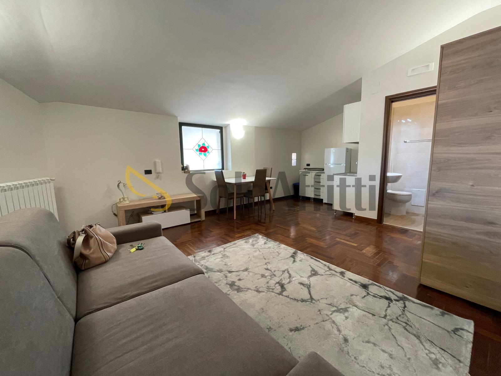 Monolocale con terrazzo in via assunta, Caserta