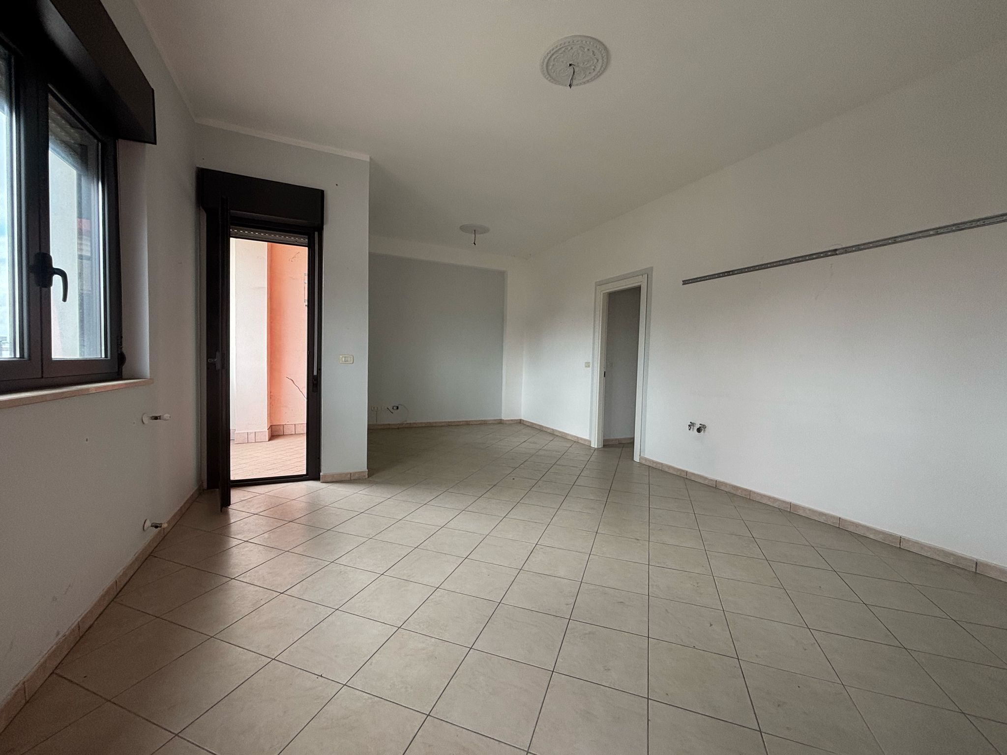 Ufficio in vendita in via santa maria 160, Nettuno