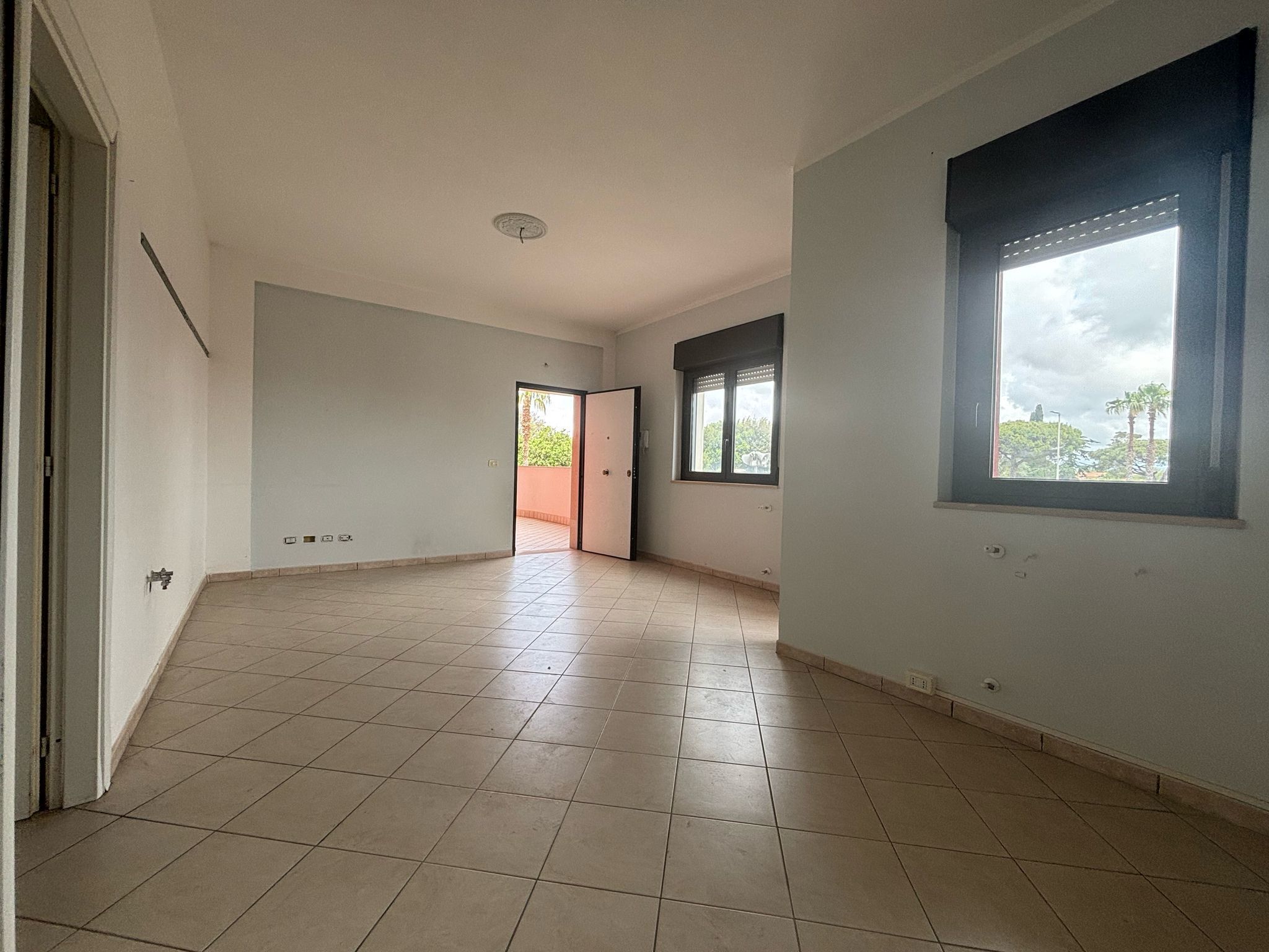 Ufficio in vendita in via santa maria 160, Nettuno