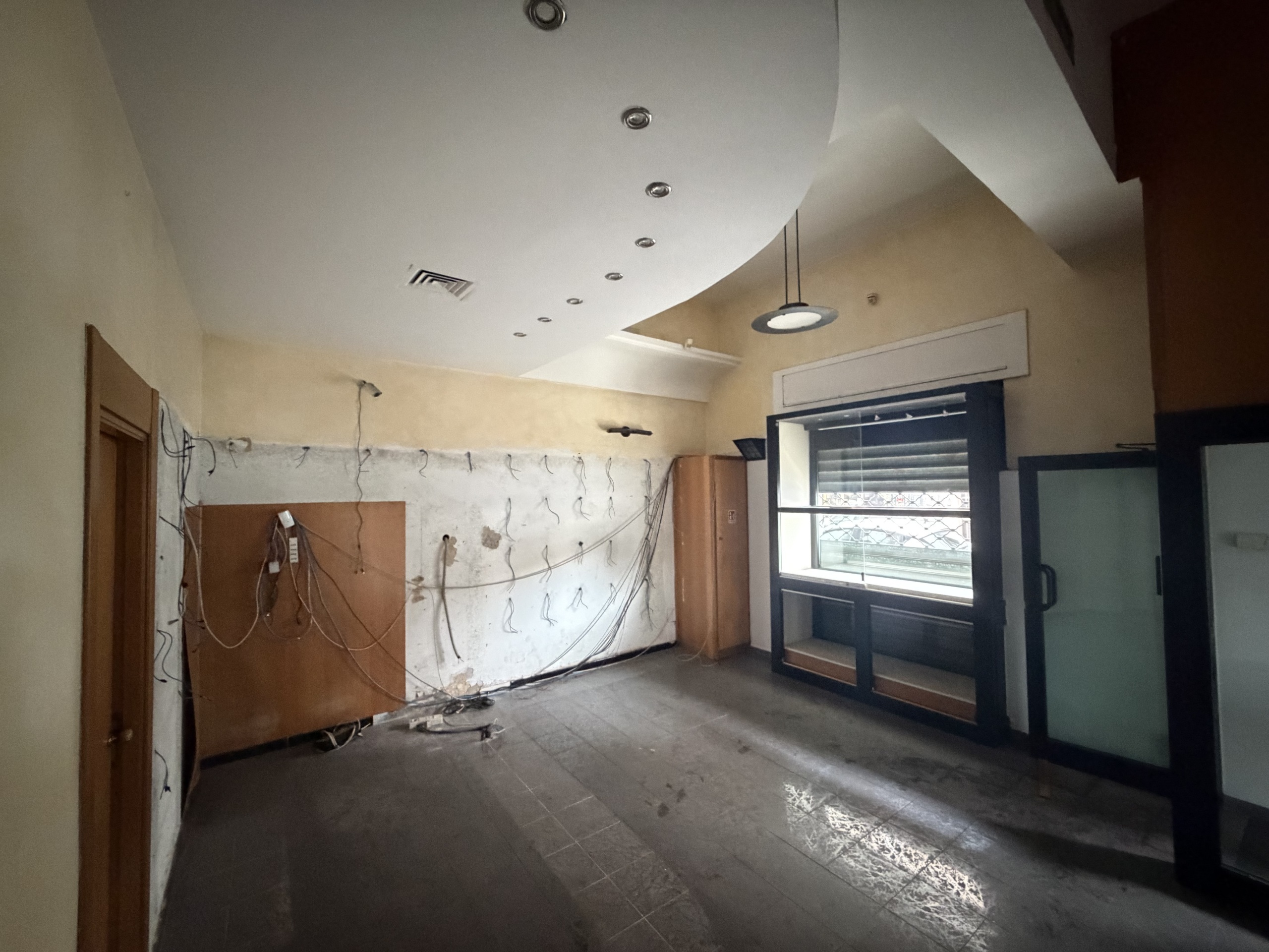 Locale commerciale in vendita in via vittorio veneto, Nettuno