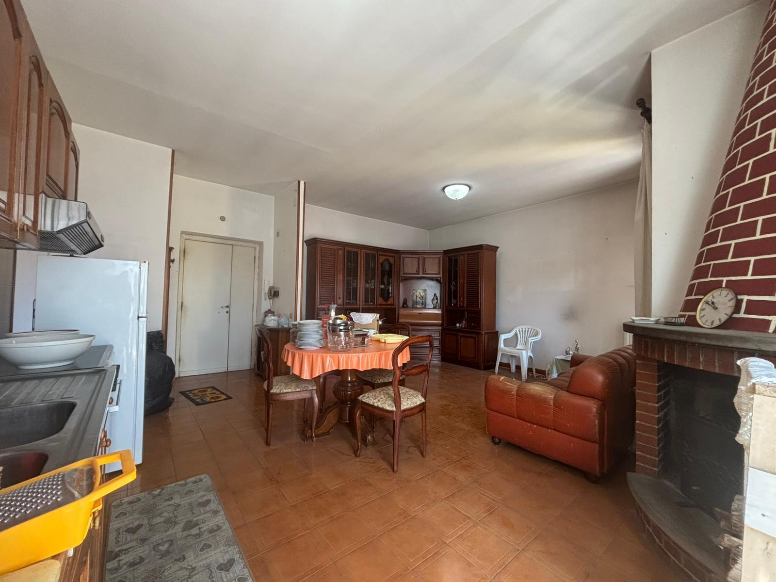 Trilocale con terrazzo in via monteverde 6, Nettuno