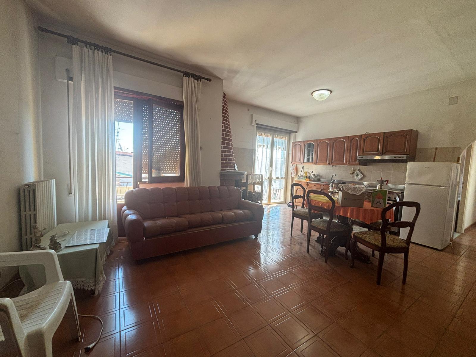 Trilocale con terrazzo in via monteverde 6, Nettuno