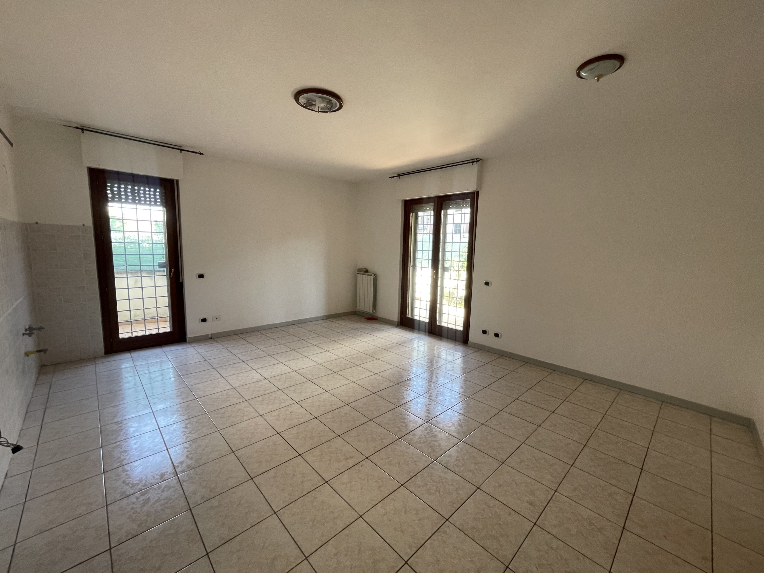 Trilocale con giardino in via cannucciari 1, Nettuno