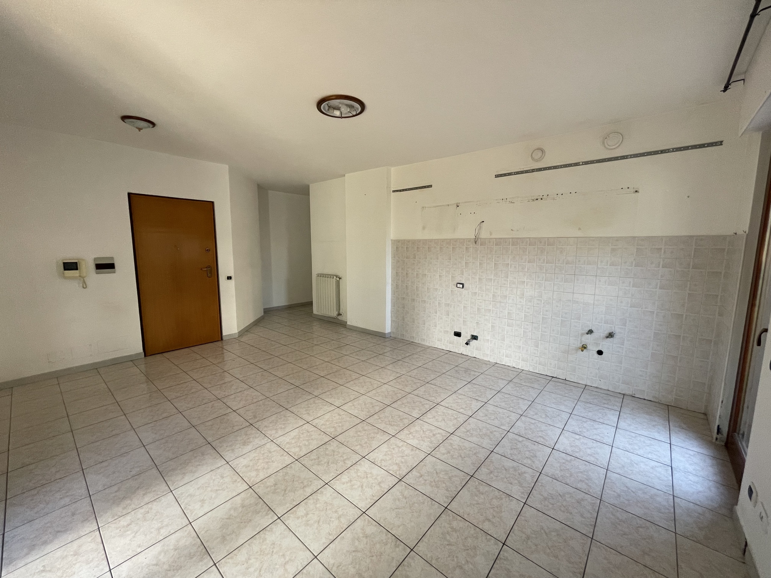 Trilocale con giardino in via cannucciari 1, Nettuno