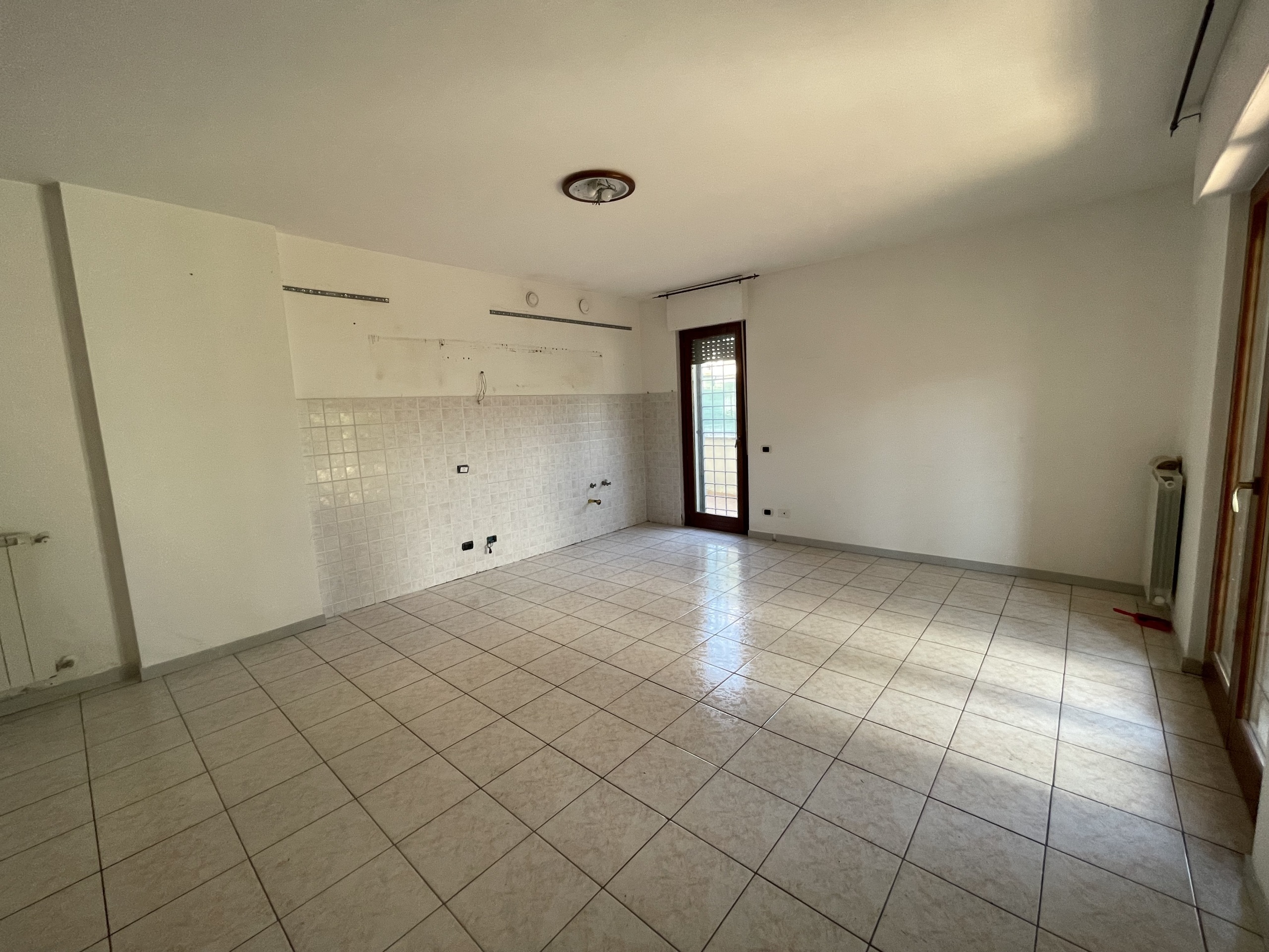 Trilocale con giardino in via cannucciari 1, Nettuno