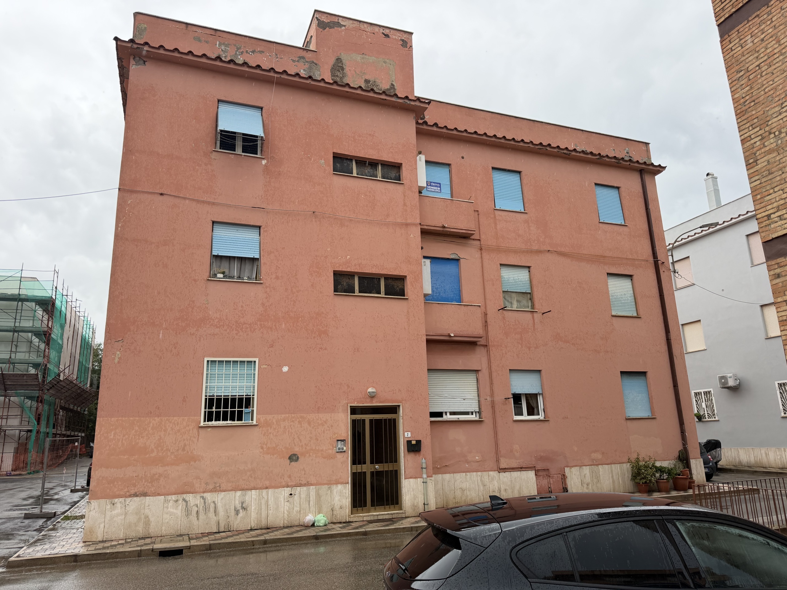 Bilocale da ristrutturare in via veneto 2, Anzio