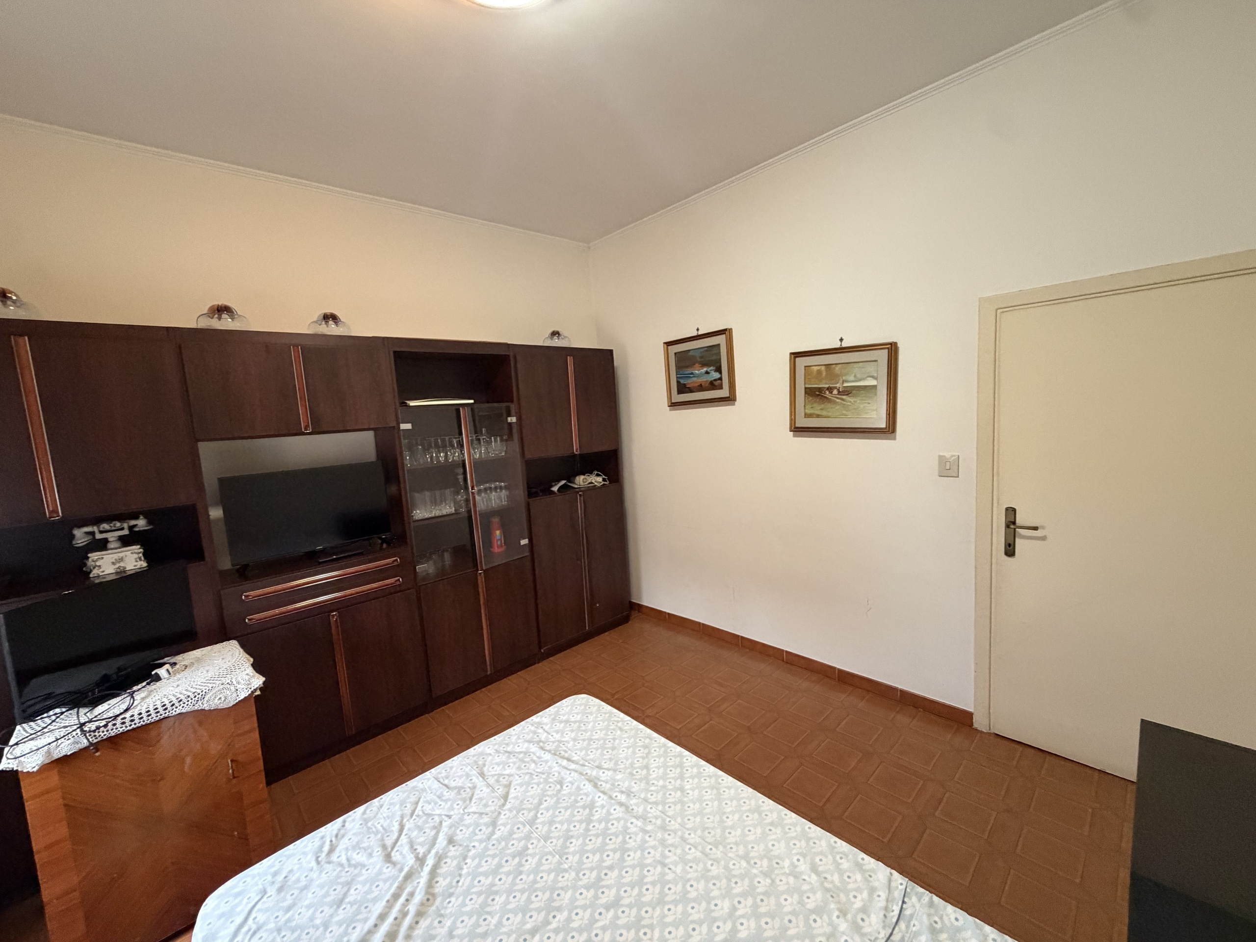 Bilocale da ristrutturare in via veneto 2, Anzio