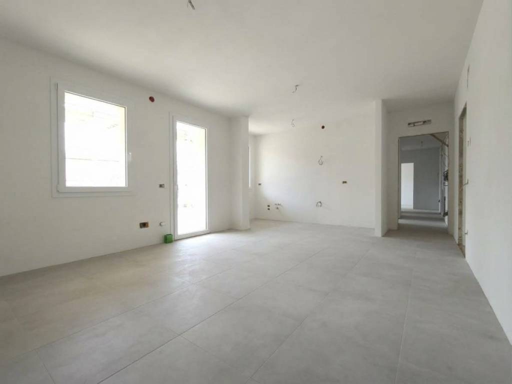 Bilocale con giardino in via lombardia 86, Nettuno