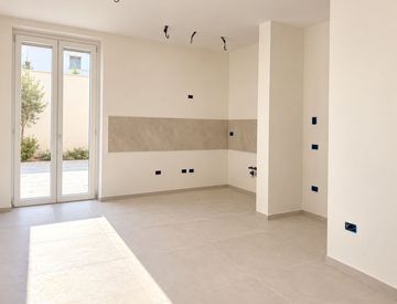 Bilocale con giardino in via lombardia 86, Nettuno