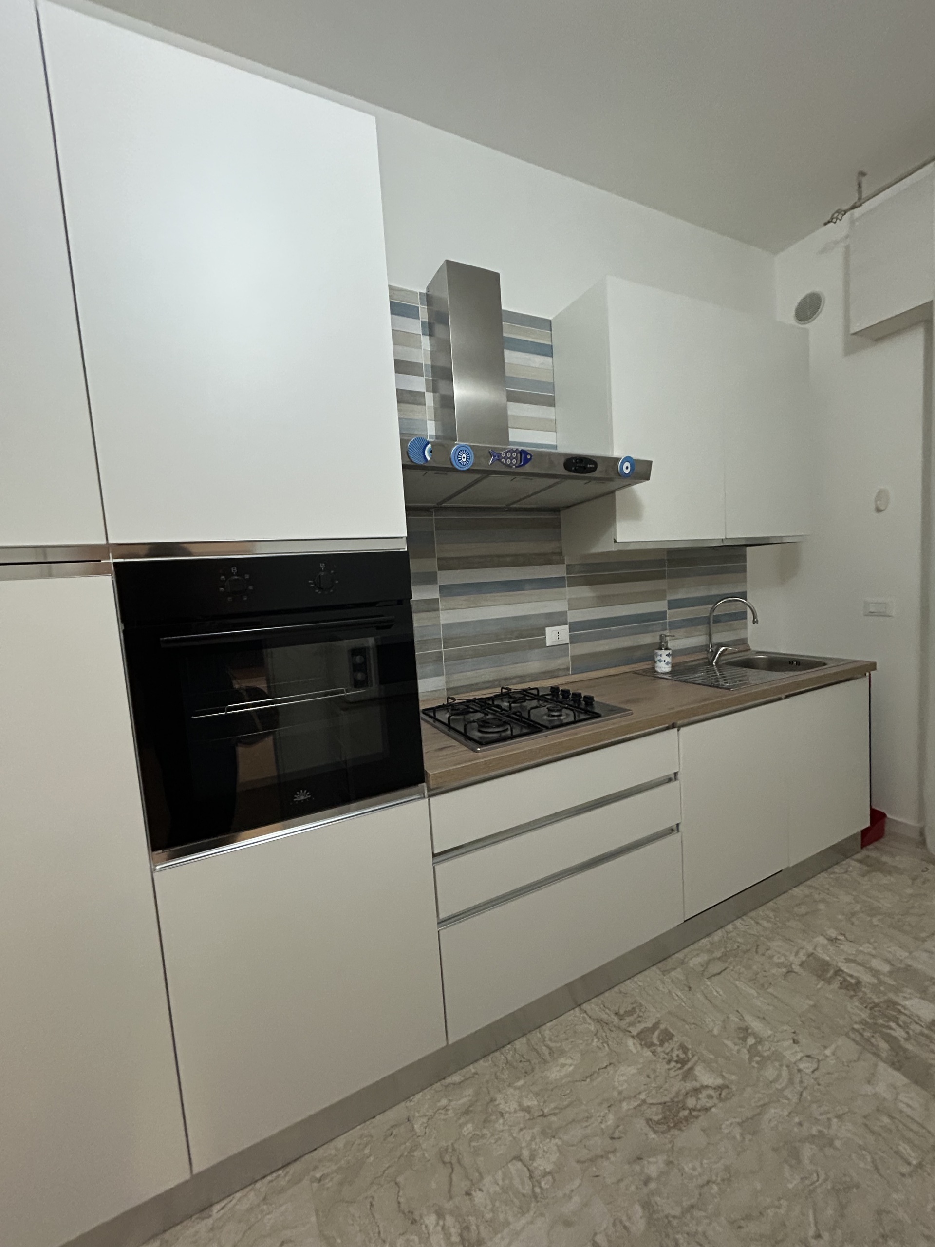 Quadrilocale vista mare in viale maiella 23/a, Francavilla al Mare