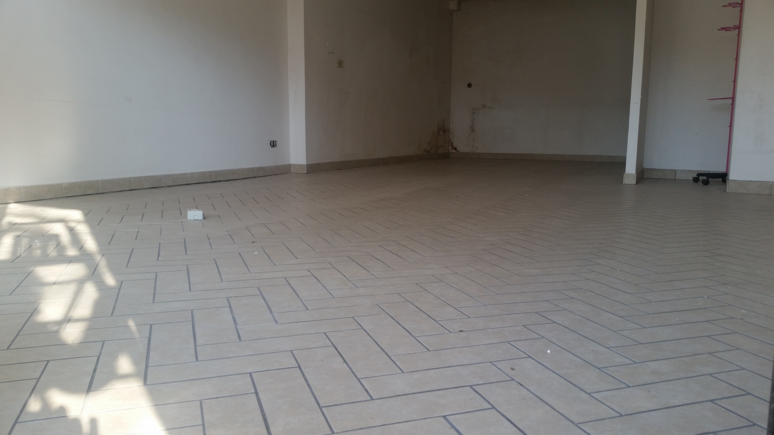 Locale commerciale in affitto a Francavilla al Mare