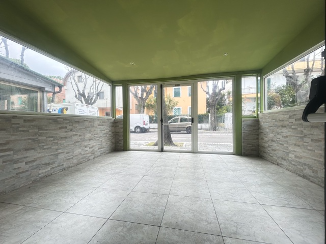 Locale commerciale in affitto a Francavilla al Mare