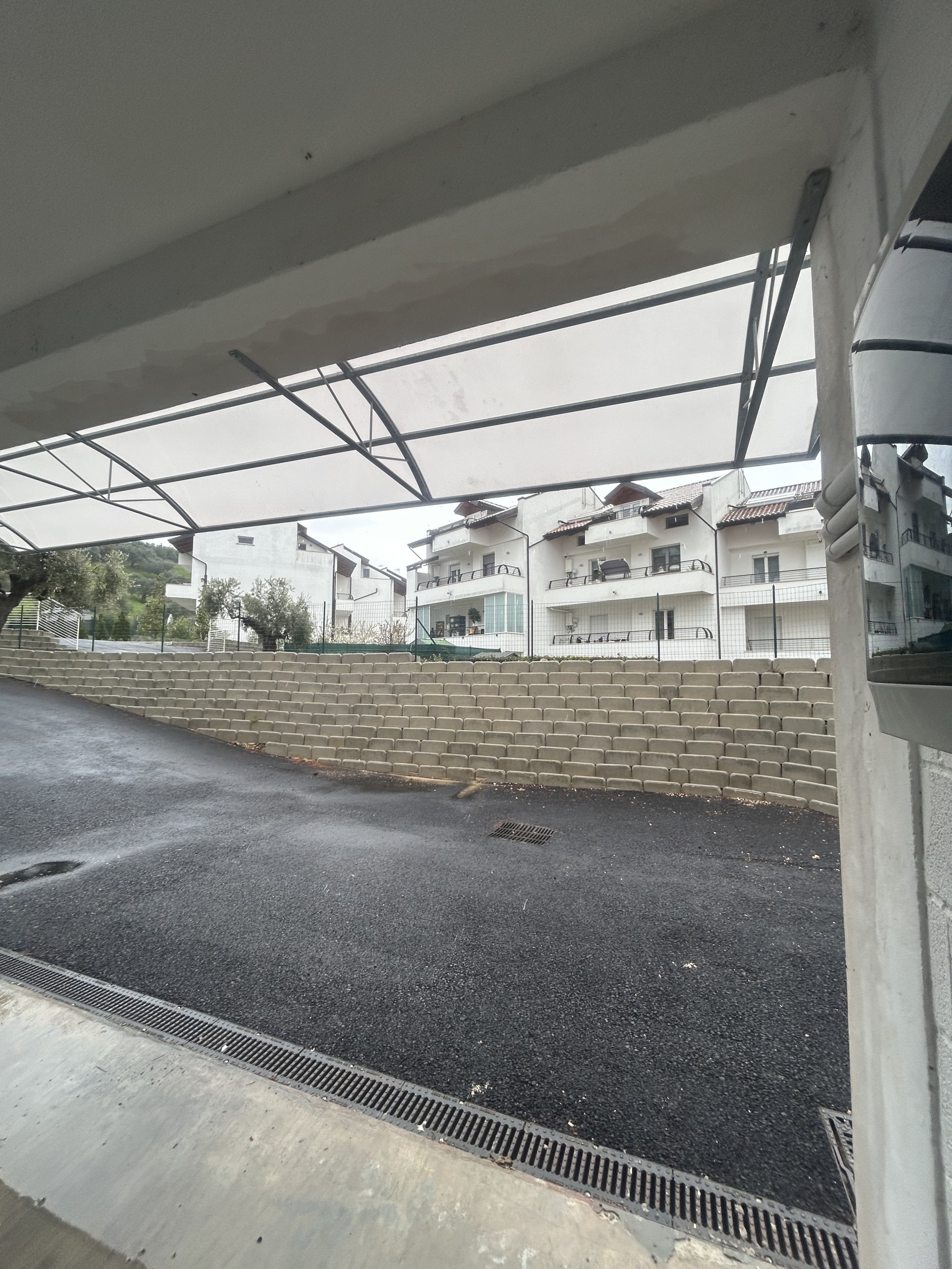 Posto auto coperto nuovo in via adriatica sud, Pescara