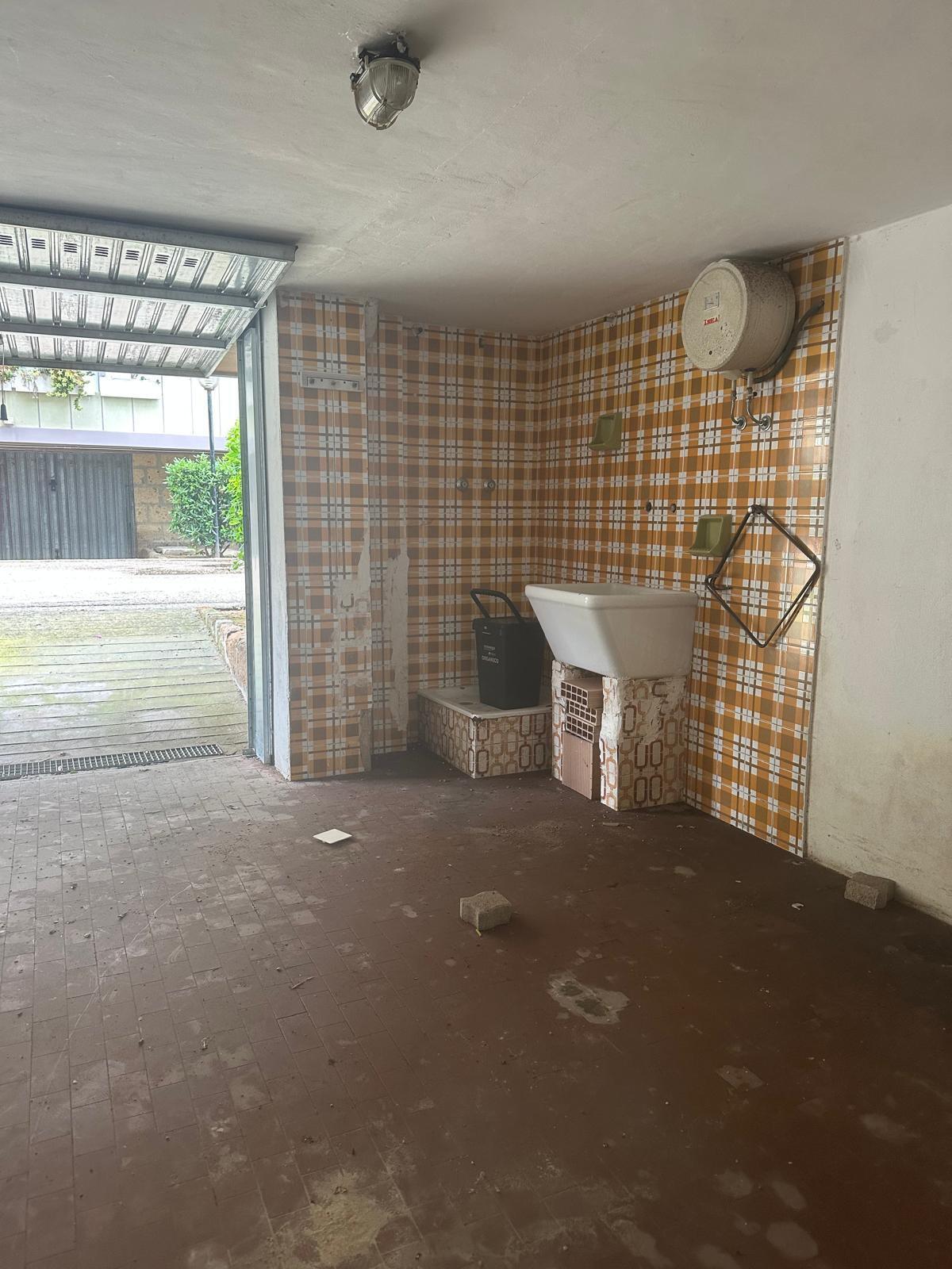 Posto auto coperto in affitto a Francavilla al Mare