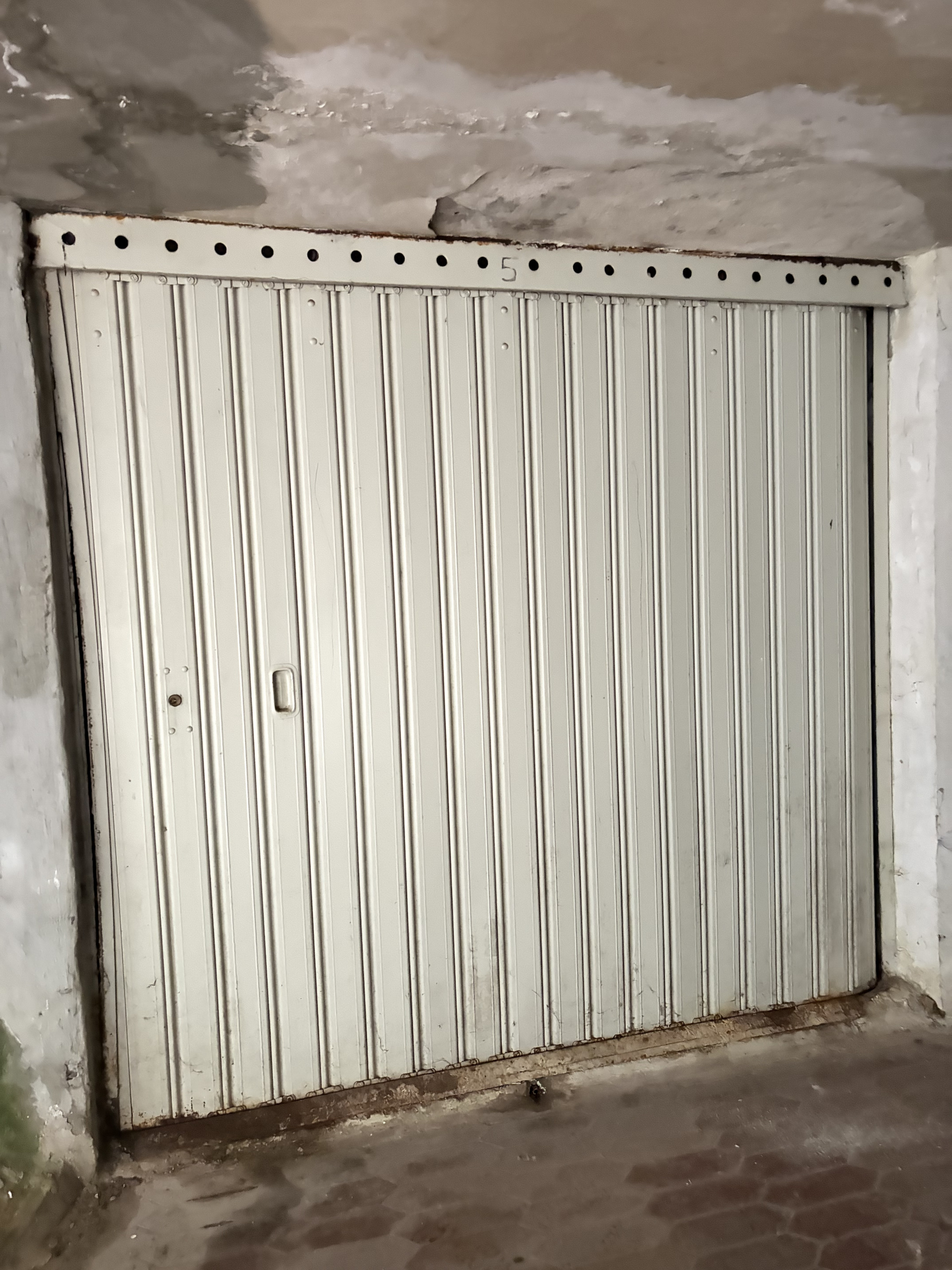 Posto auto coperto in affitto a Francavilla al Mare
