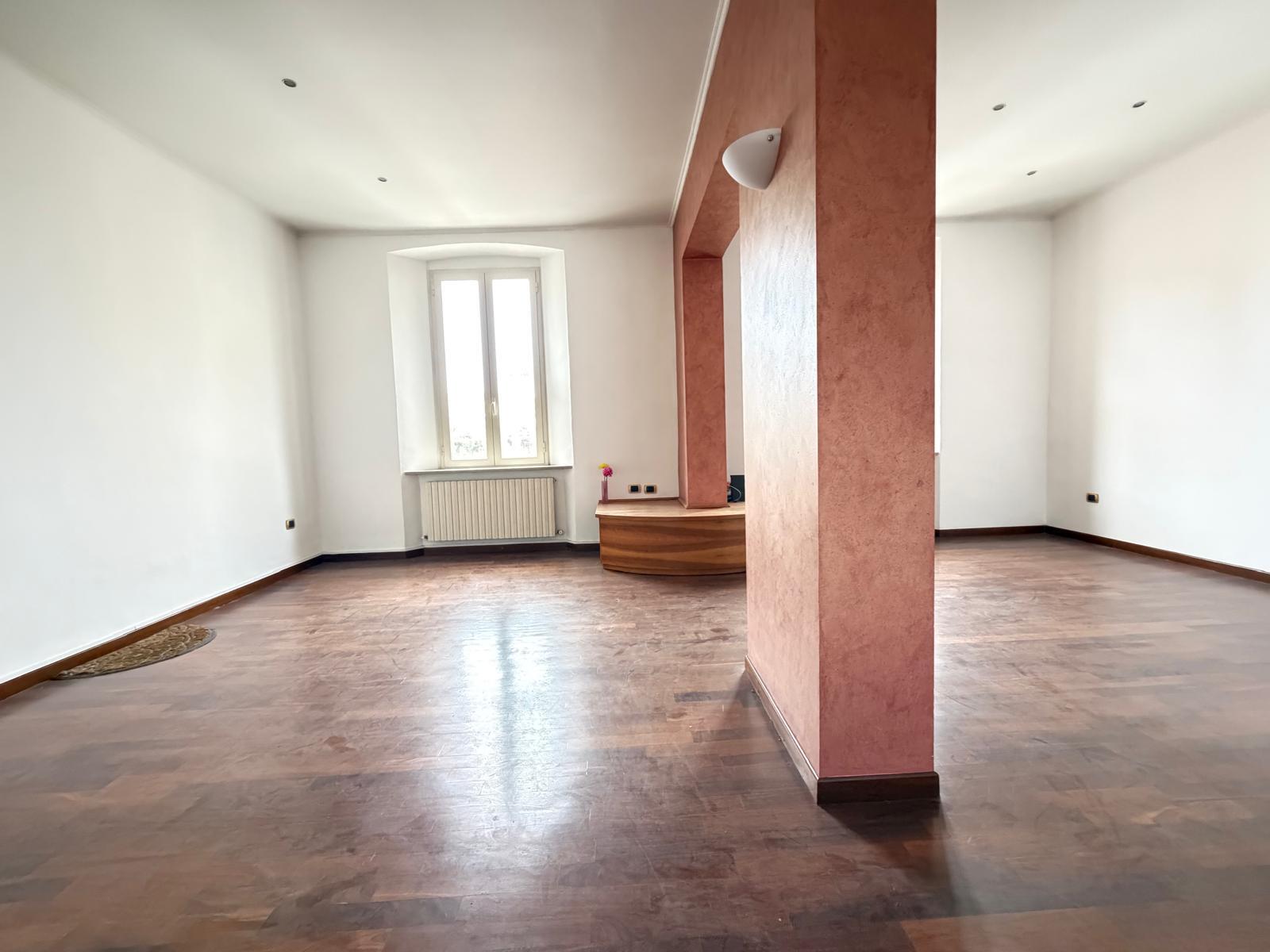 Appartamento con terrazzo in viale maiella 23/a, Francavilla al Mare