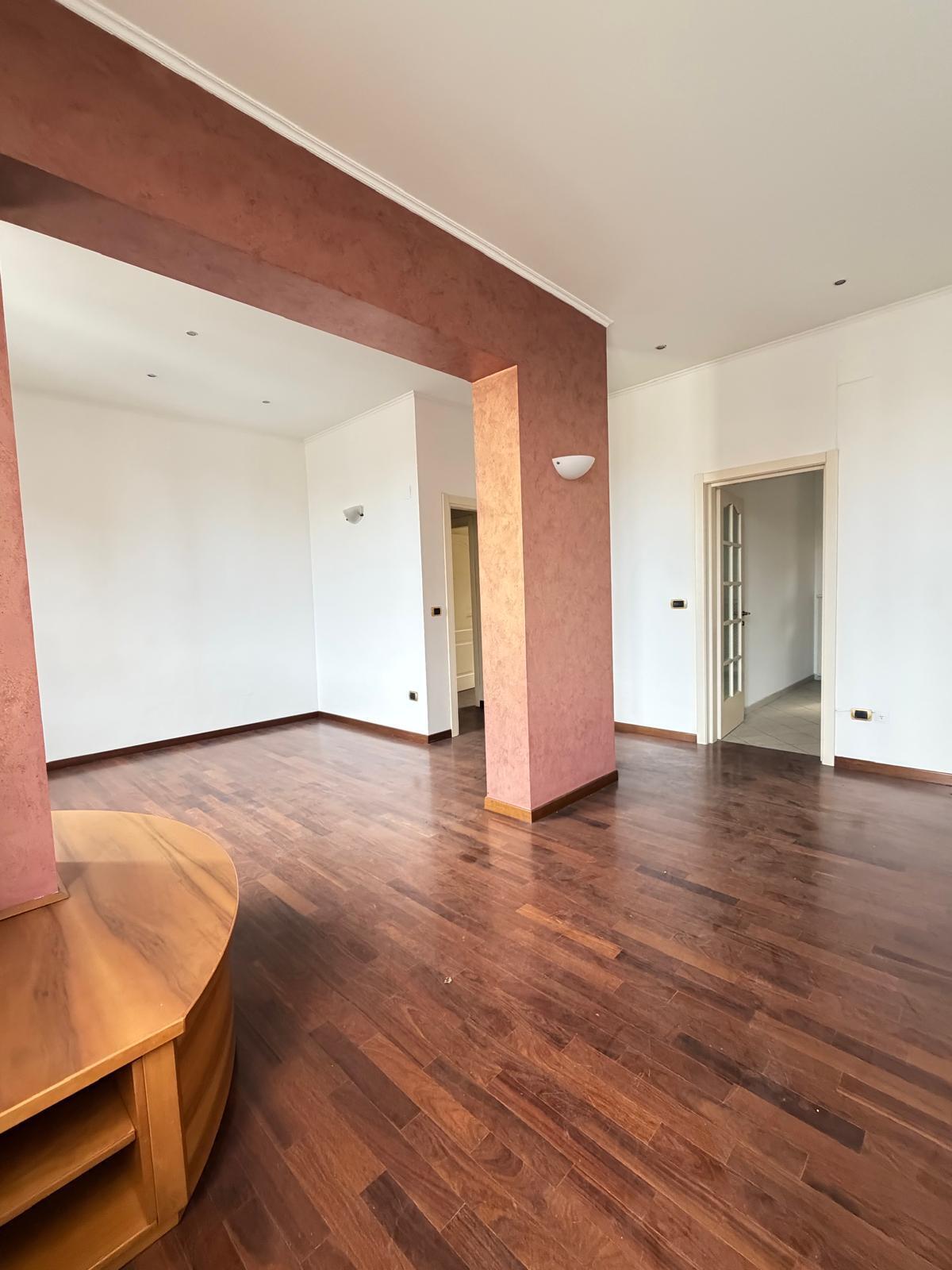 Appartamento con terrazzo in viale maiella 23/a, Francavilla al Mare
