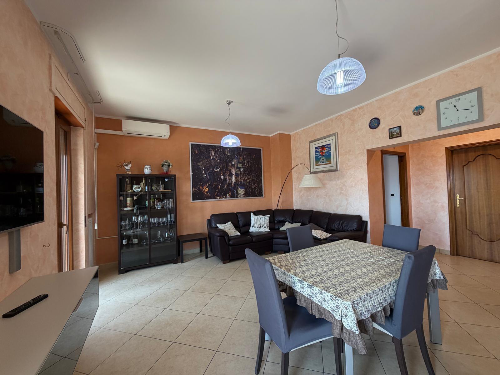 Appartamento con terrazzo in viale maiella 23/a, Francavilla al Mare