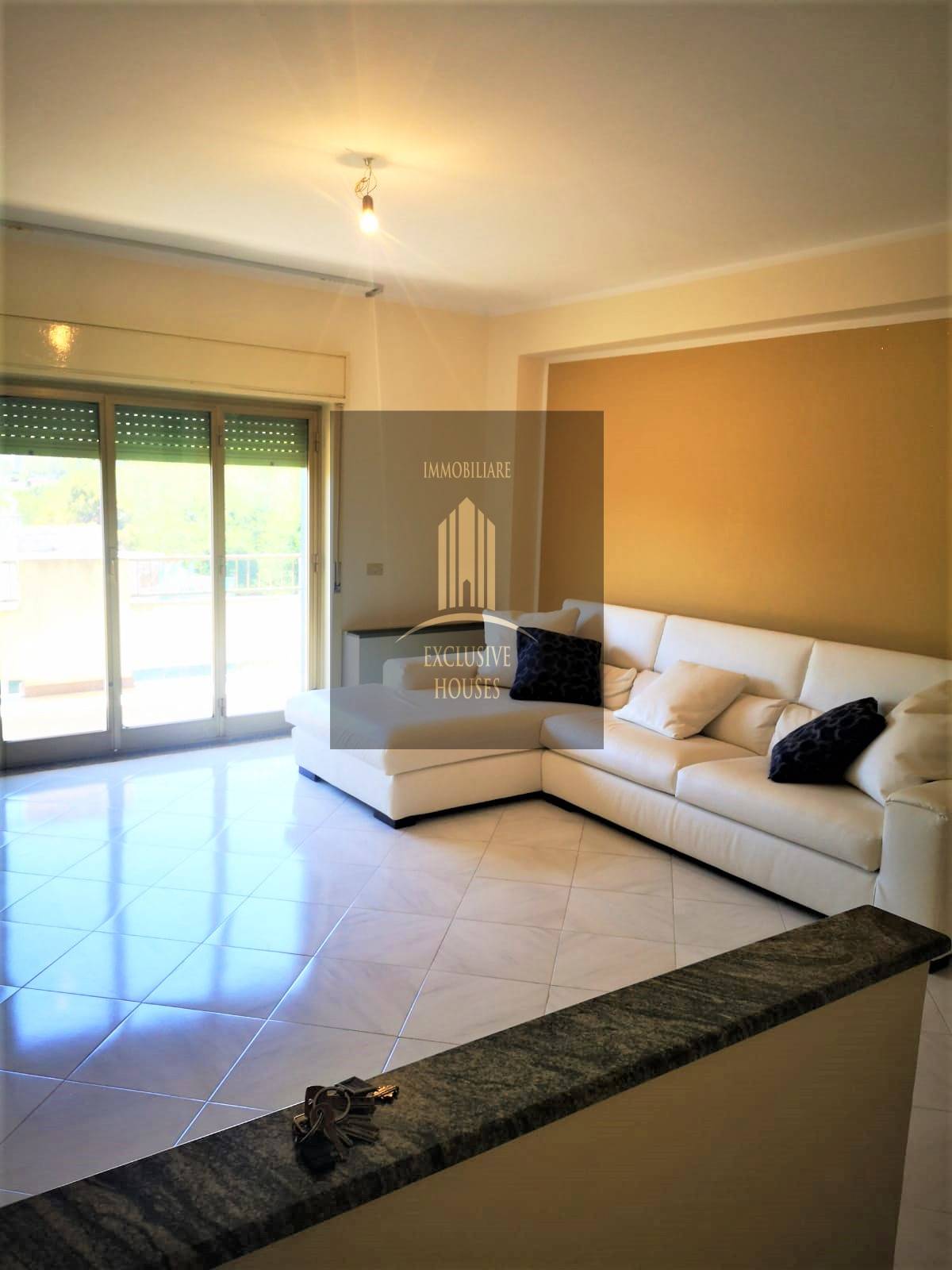 Appartamento in vendita a Messina, Viale Giostra