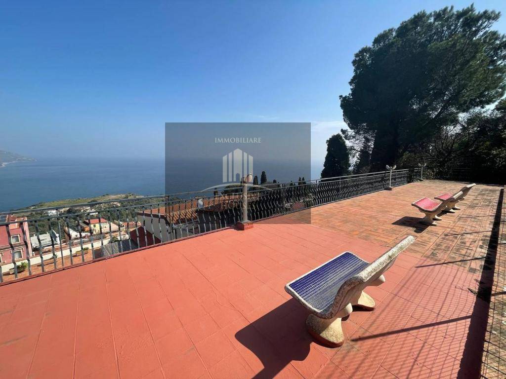 Appartamento in vendita a Taormina, Centro