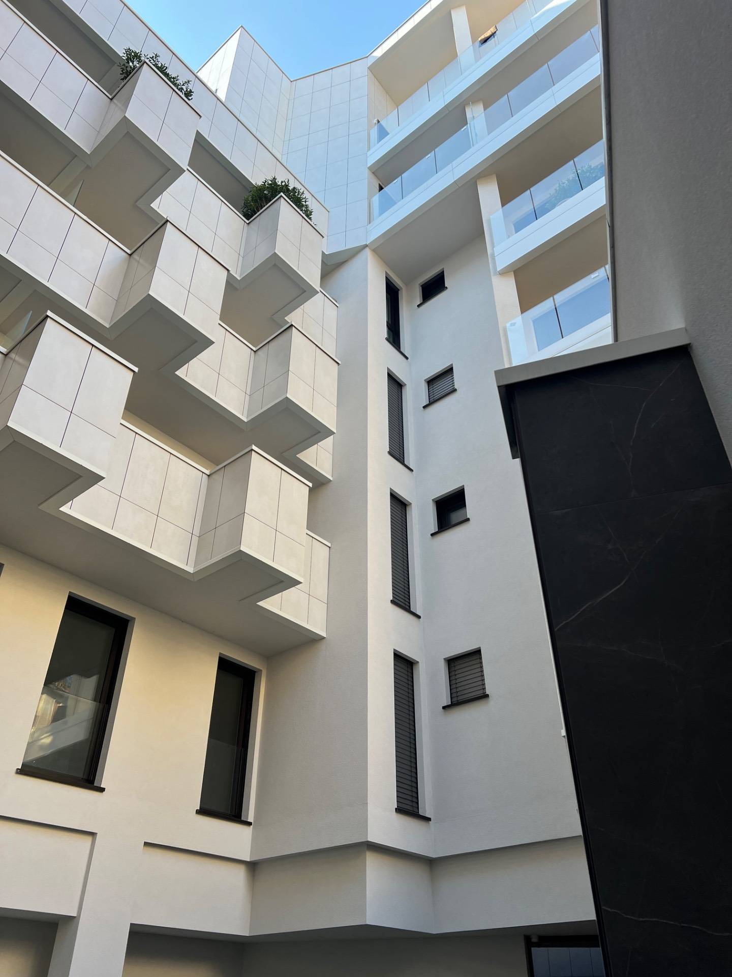 Trilocale in vendita a Monza, Centro storico