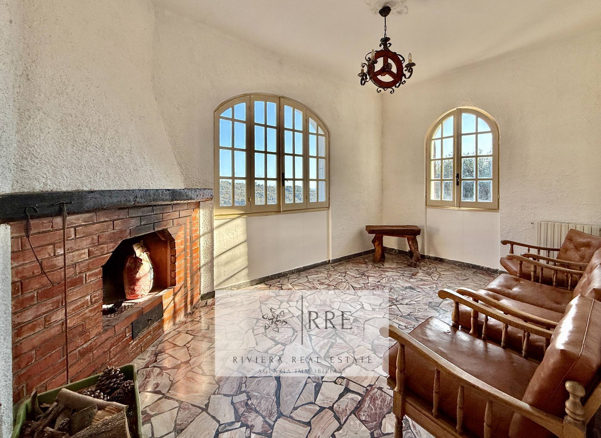 Casa Indipendente in vendita a Imperia, Montegrazie