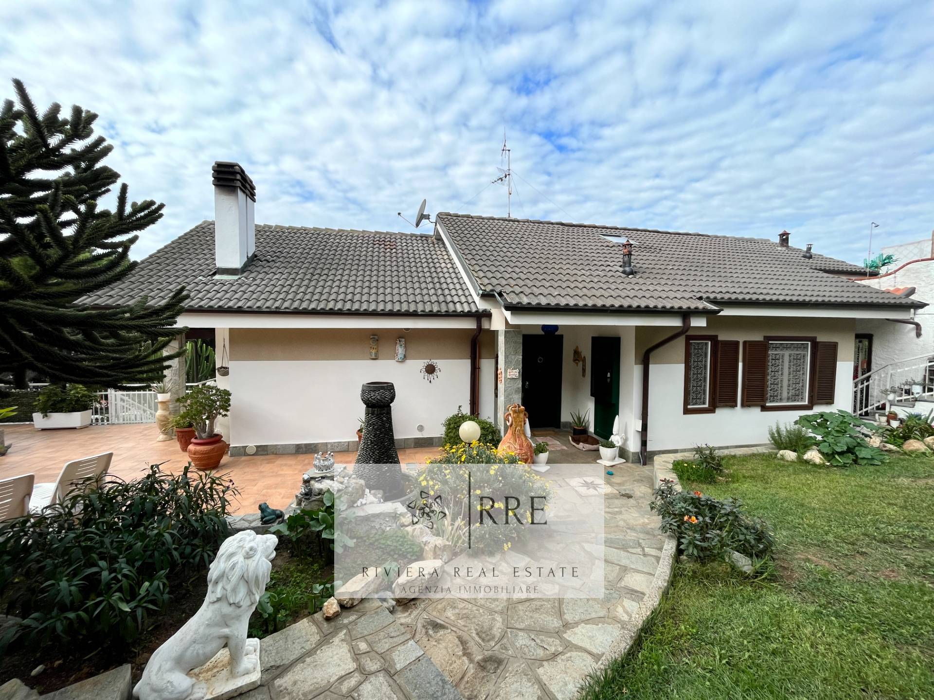 Porzione di villa in vendita a Andora